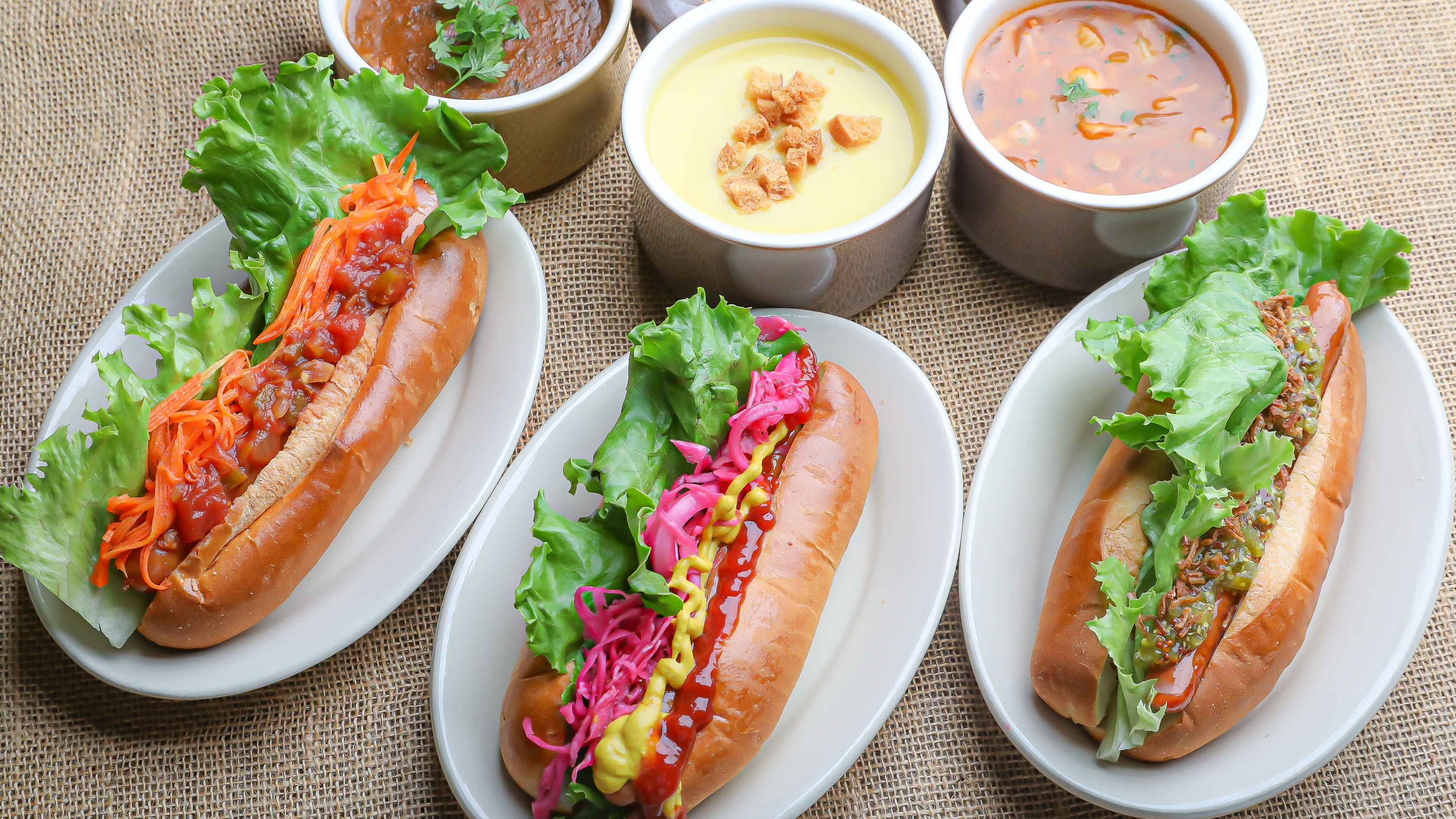 お好きな具材を選んでカスタマイズして楽しむハーフビュッフェ