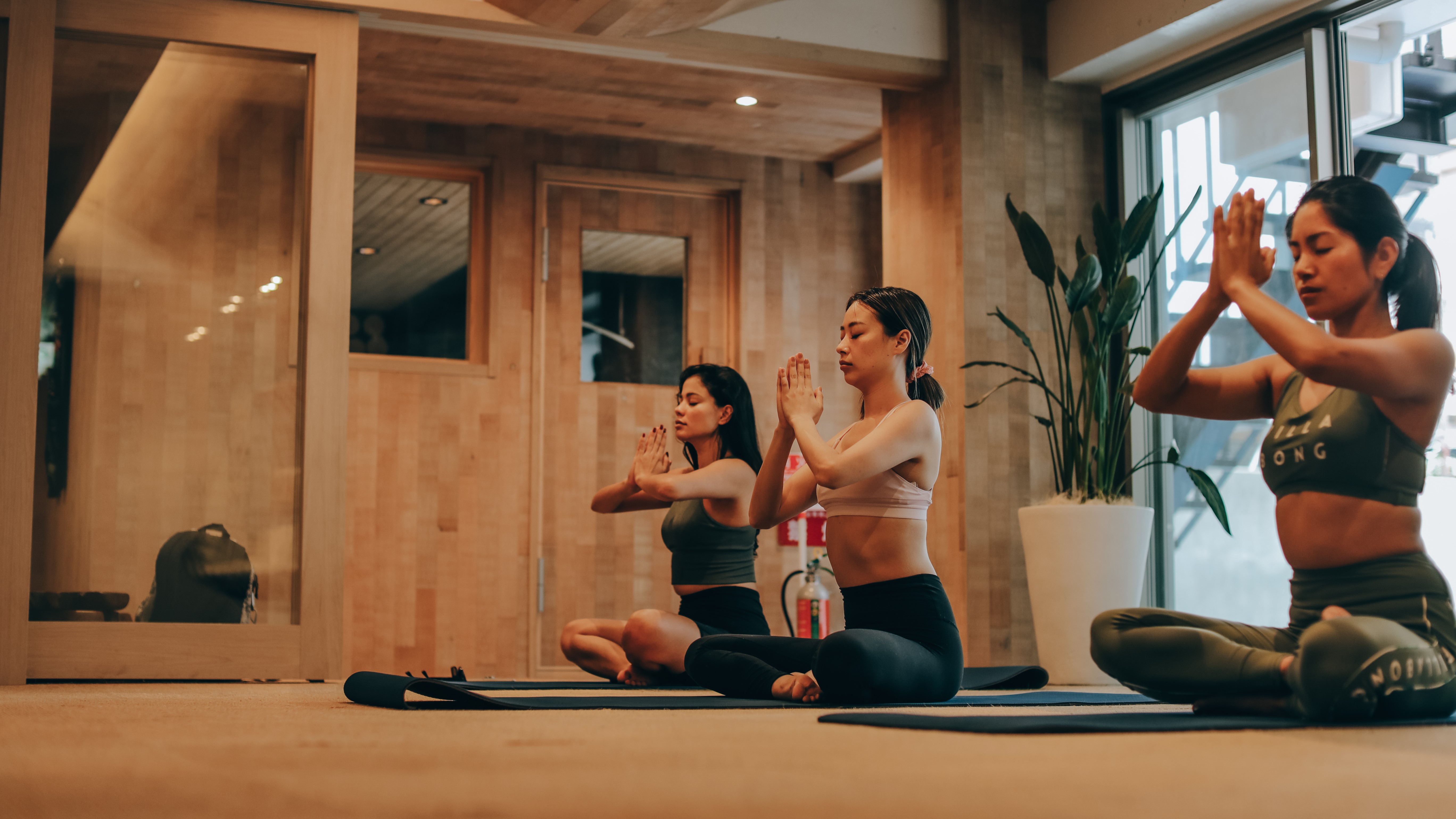 毎週日曜日はヨガも開催(※要予約、料金別途)