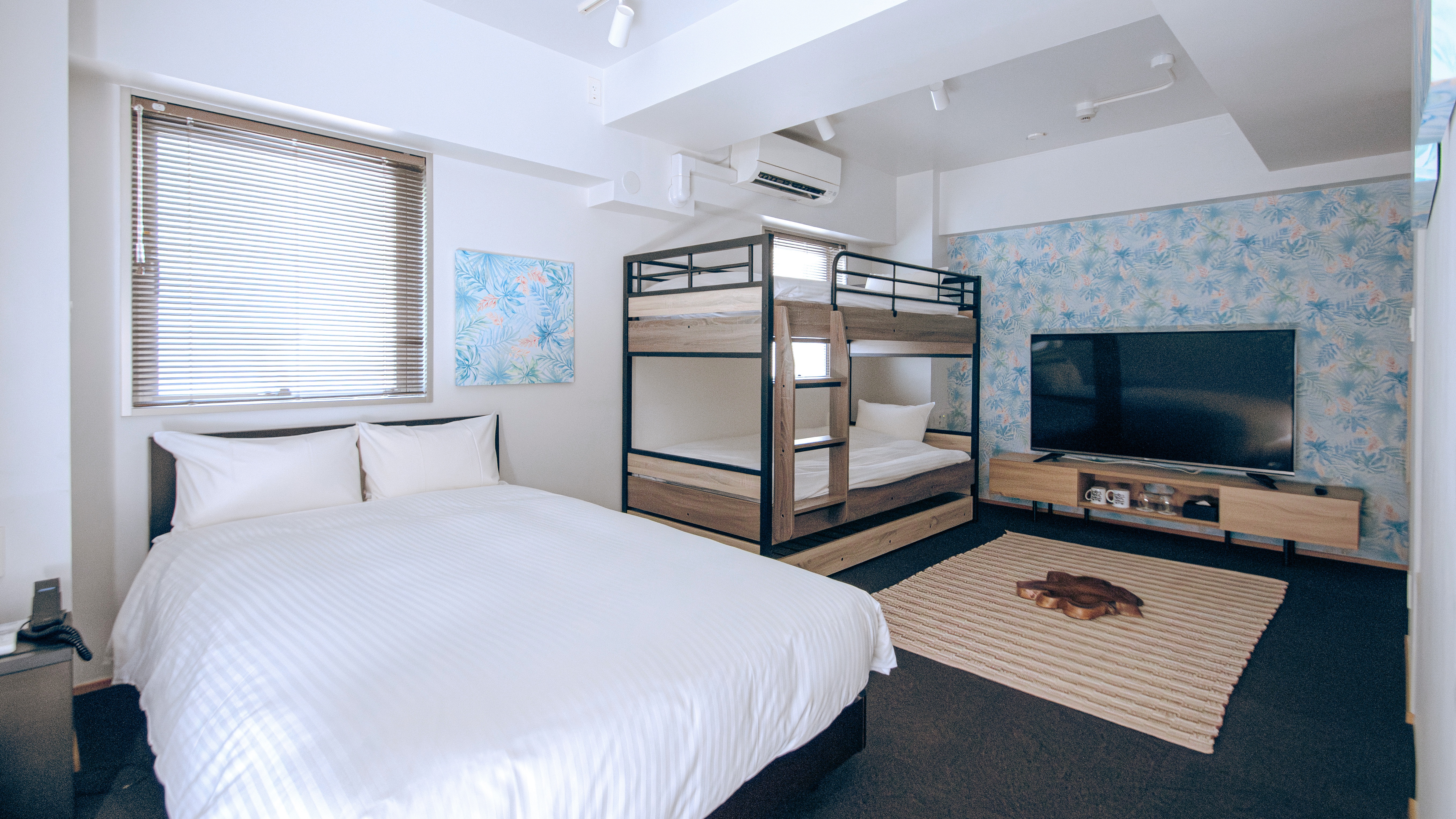 サーフサイドルーム(26m&sup2;/セミダブル&times;1台・デイベッド&times;1台・2段ベッド&times;1台/定員2人〜6人）