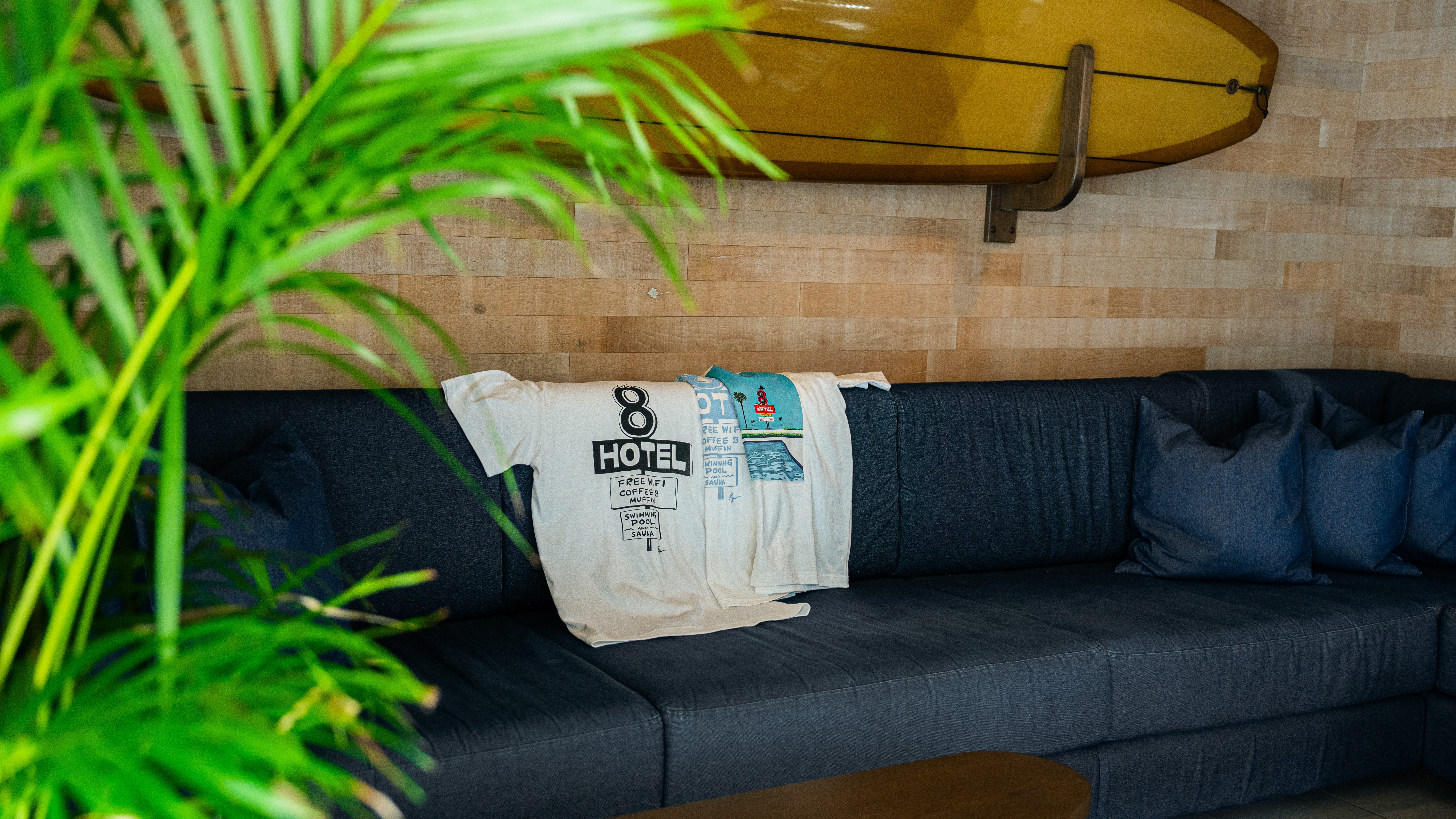 8HOTELオリジナルTシャツ(フロントにて販売しております)