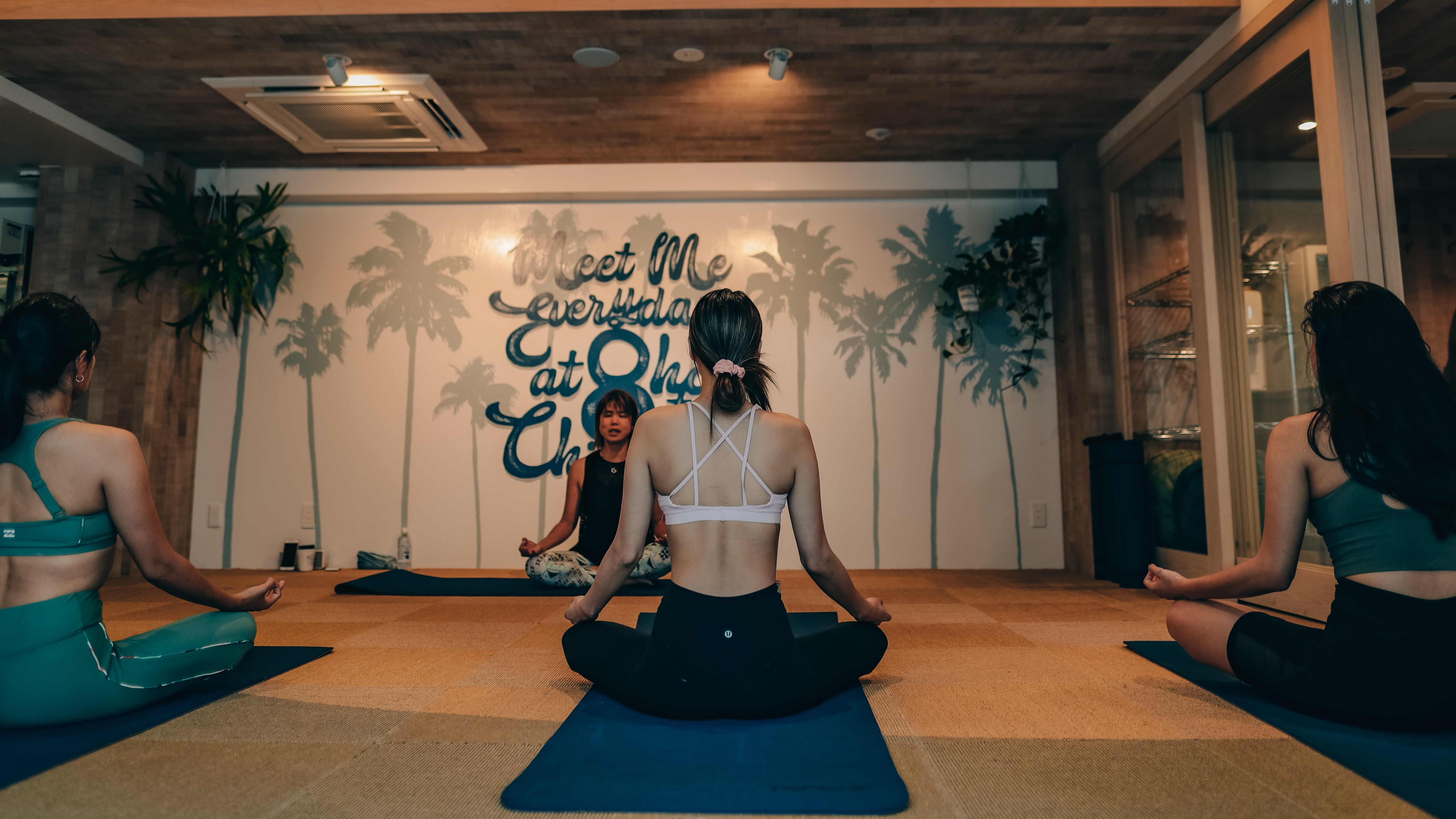 毎週日曜日はヨガも開催(※要予約、料金別途)