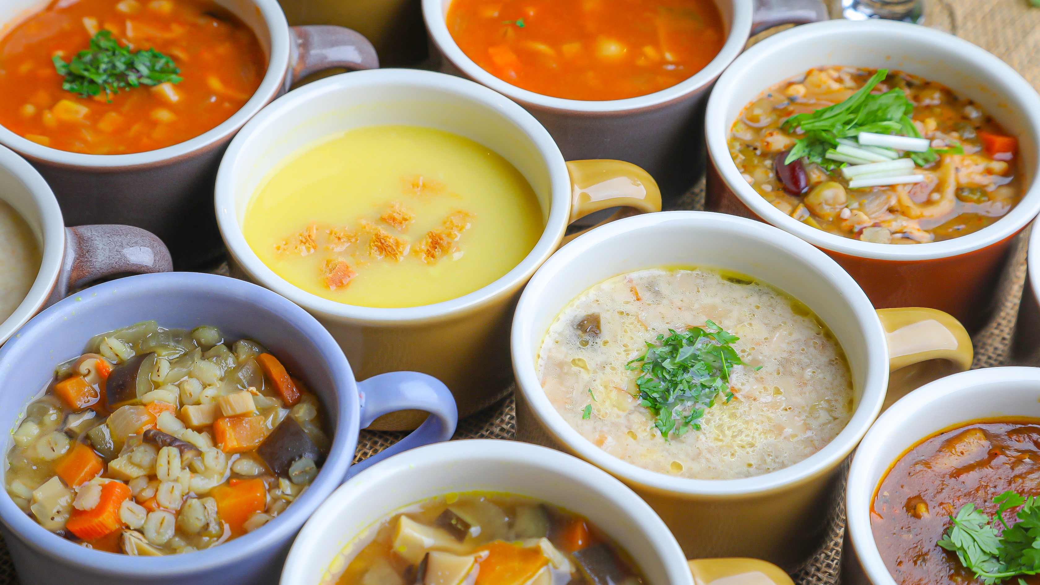 湘南野菜の具だくさんスープを日替わりでご用意