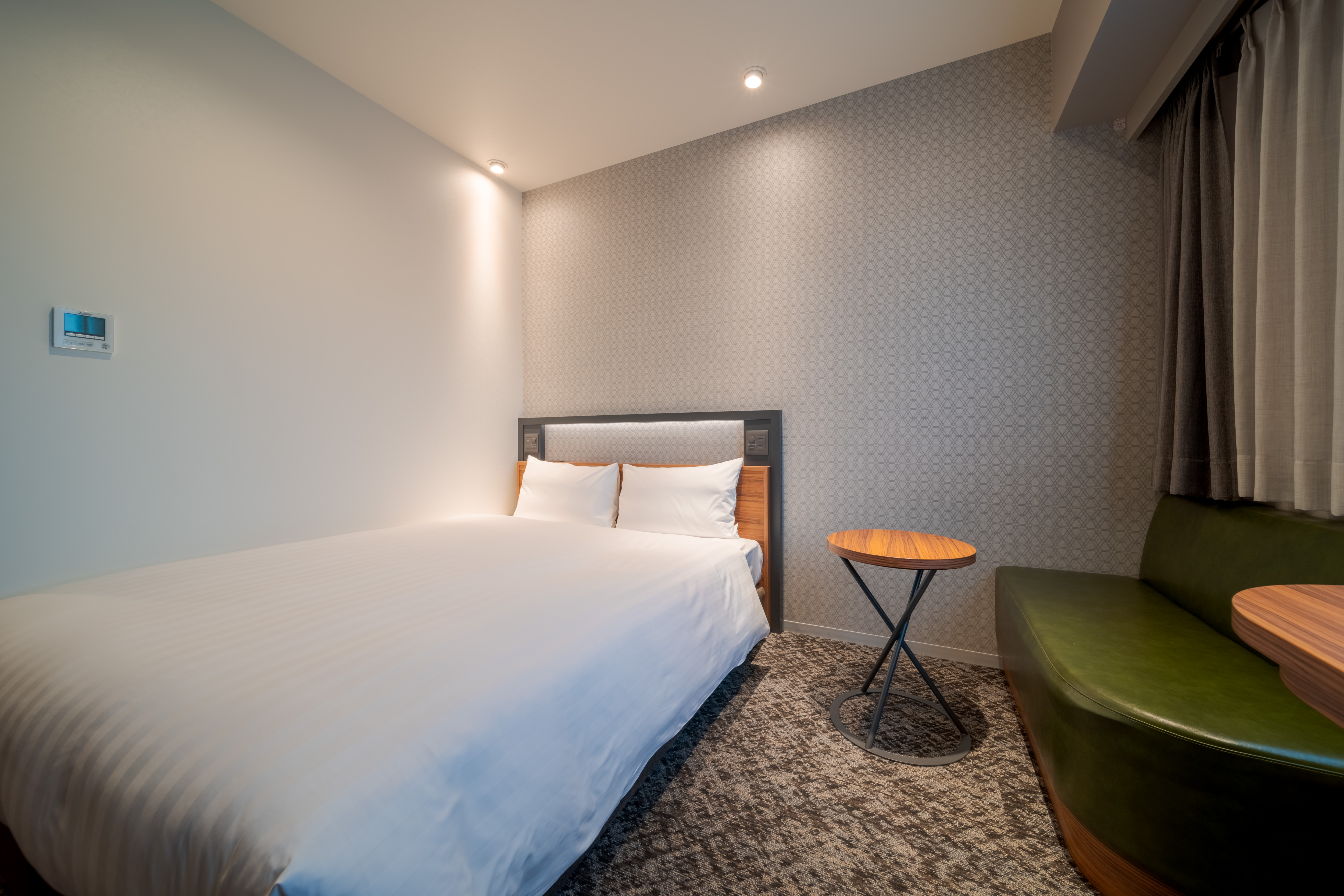 ダブル(17㎡ / 160cmサイズベッド)