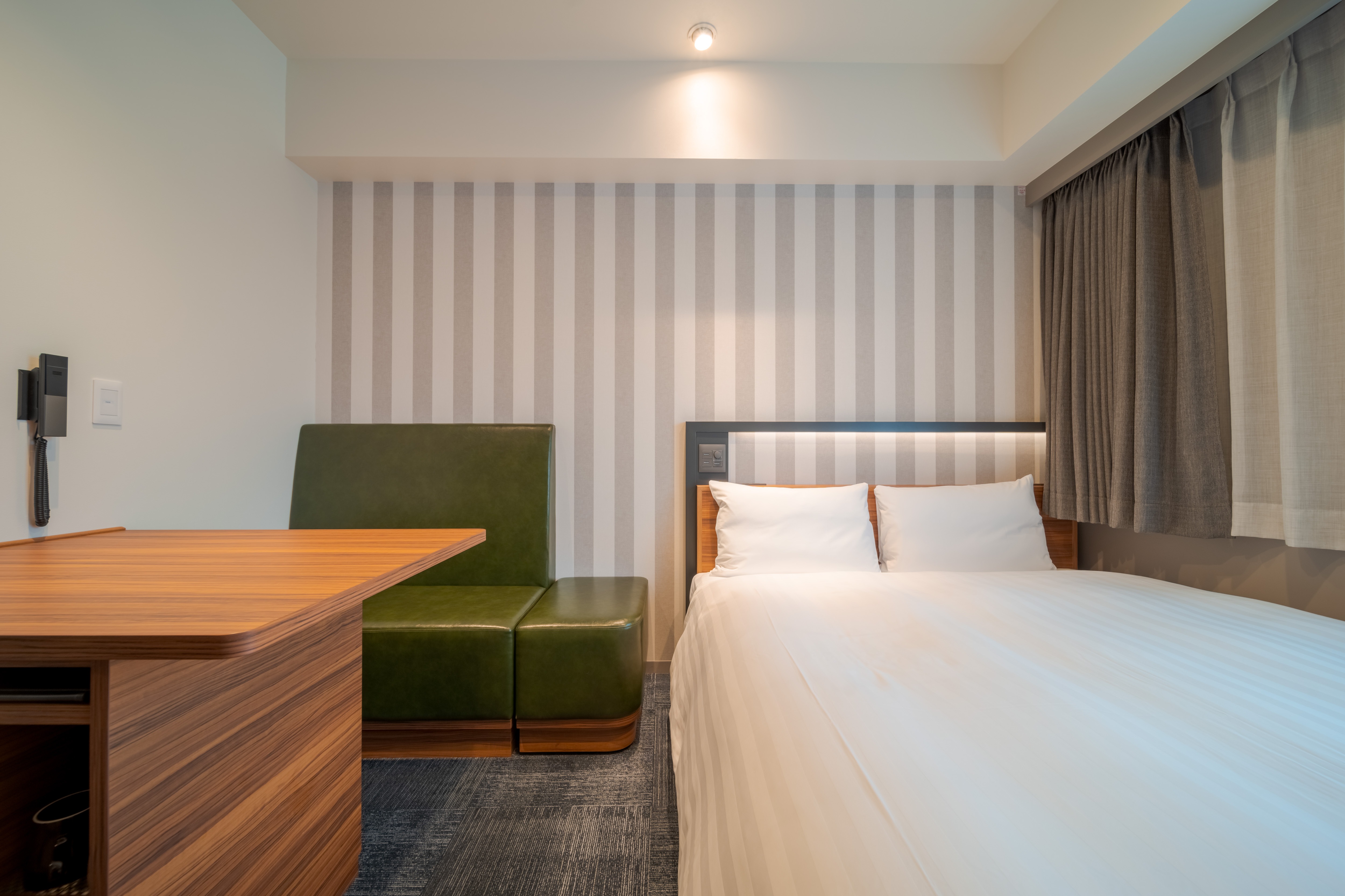 デラックスシングル(16㎡ / 160cmサイズベッド)