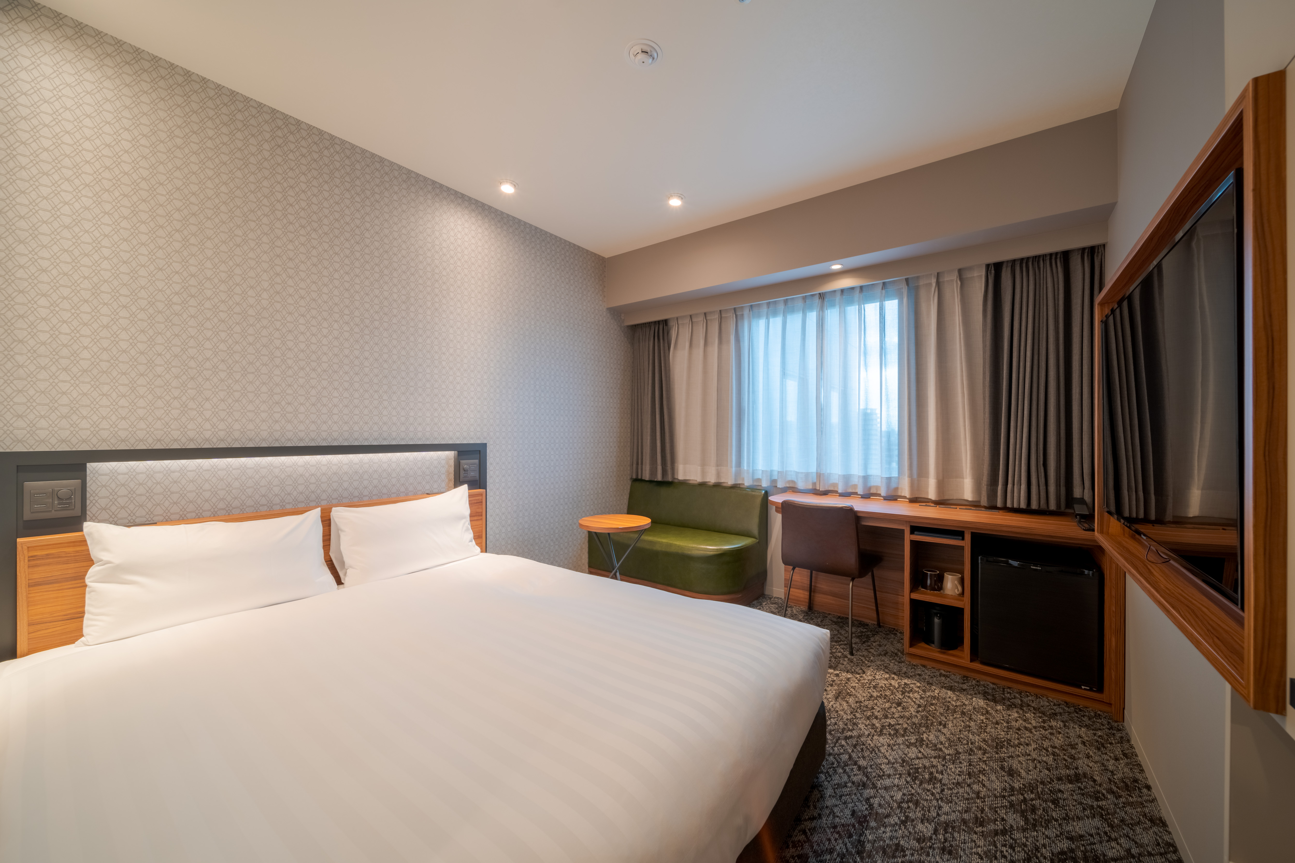 ダブル(17㎡ / 160cmサイズベッド)