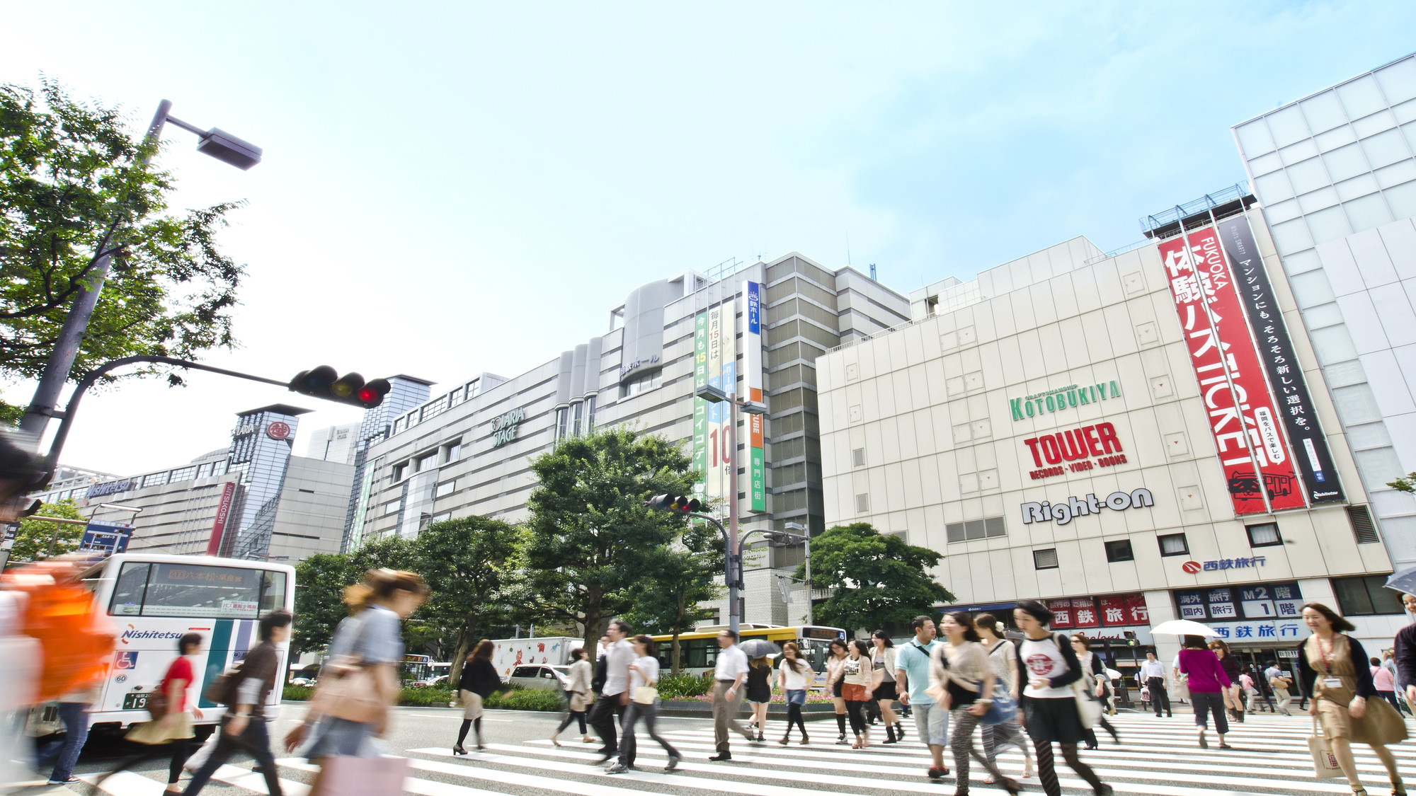 天神地区 ファッション、文化、食と全てが集まる、福岡の中心地。地下鉄で約5分