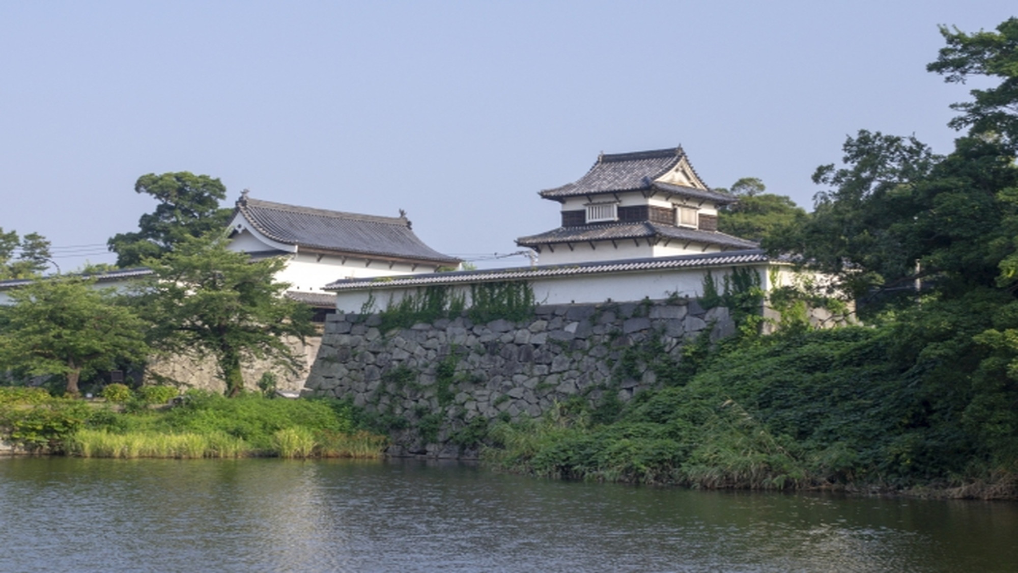 福岡城　黒田官兵衛でも人気の福岡城。桜の名所としても知られます。
