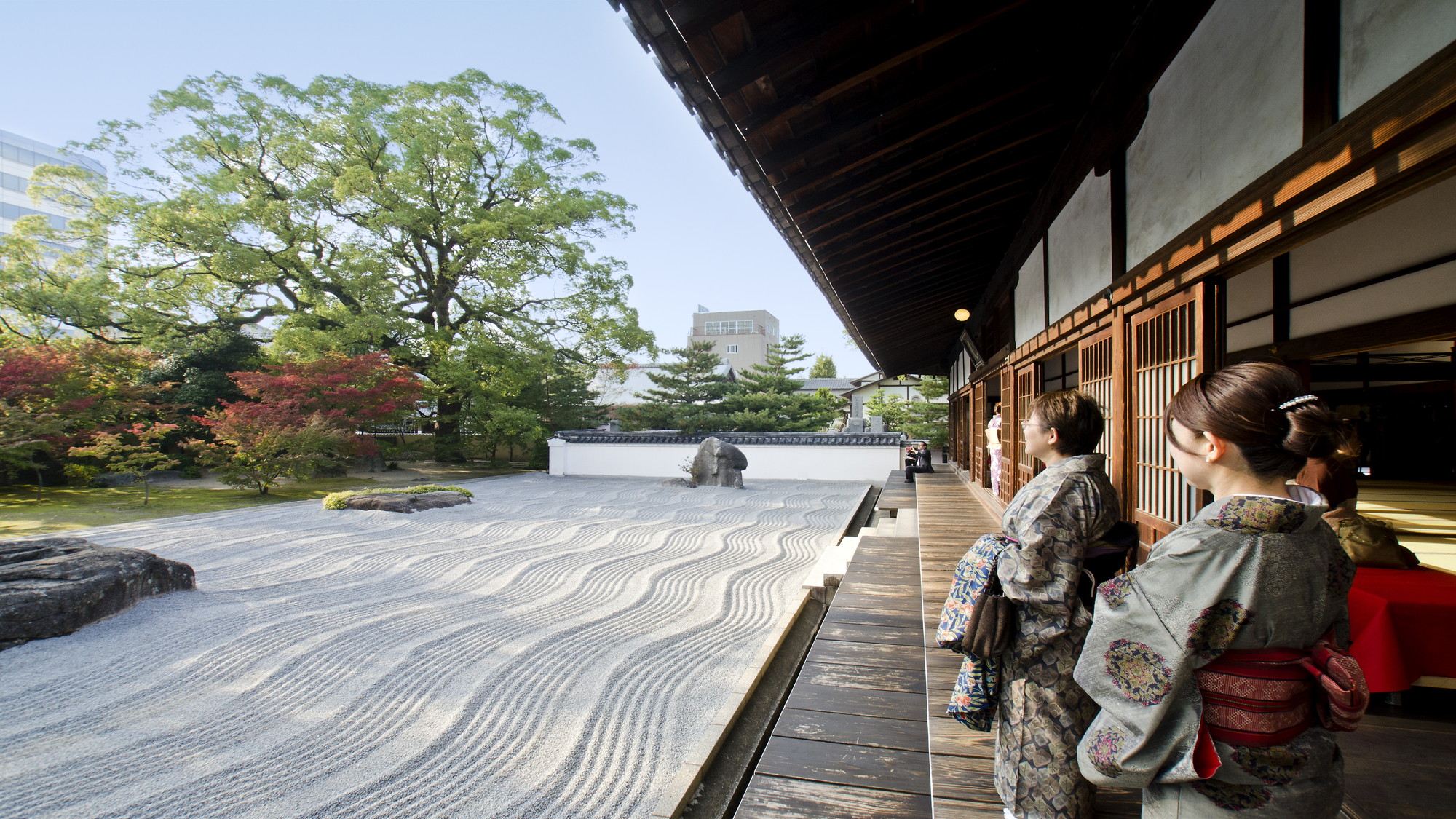 【承天寺】うどん、そば、博多織の発祥の地。日本海を描いた枯山水の日本庭園も見所です。
