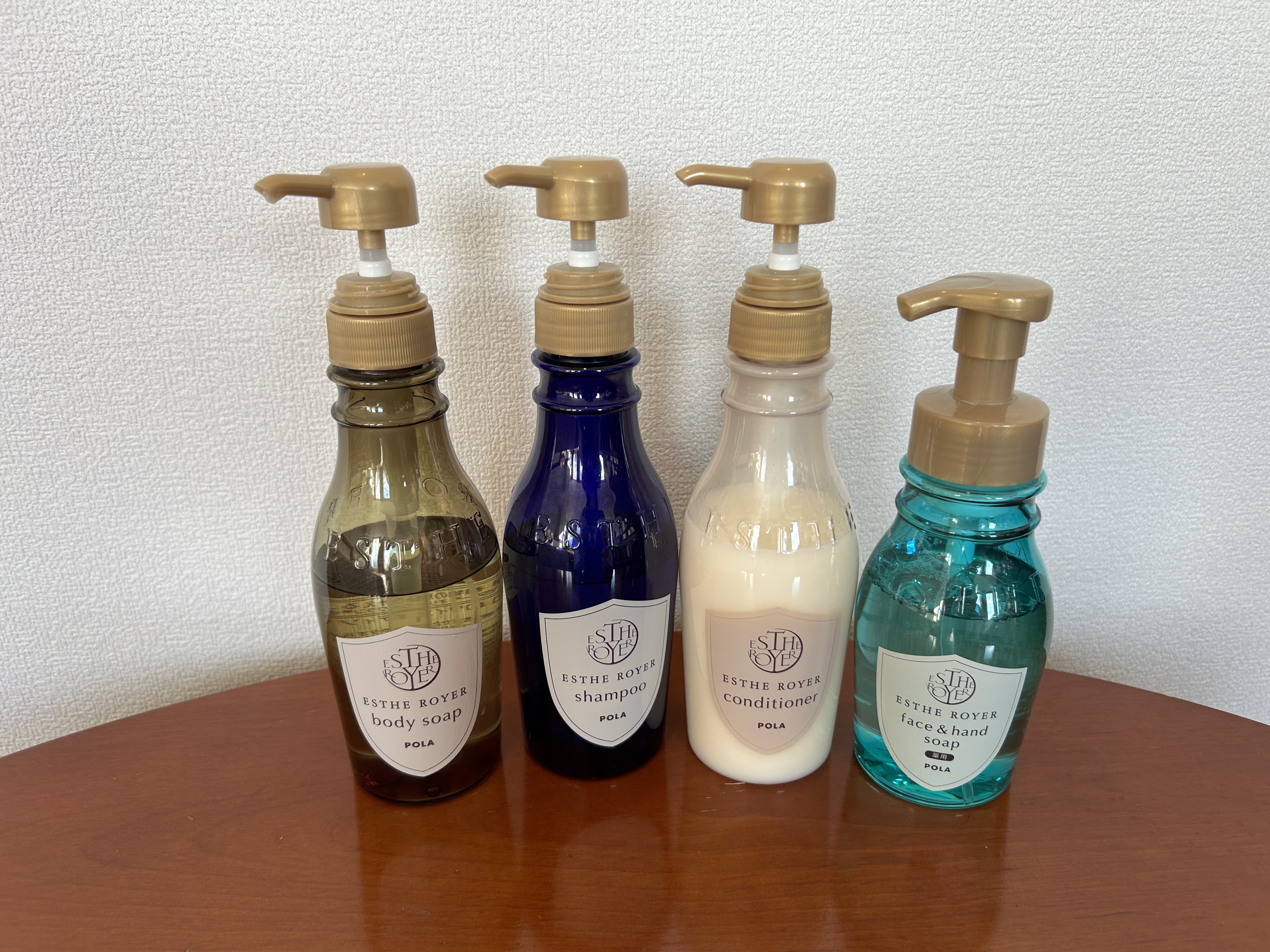 POLA製のシャンプー類を揃えています