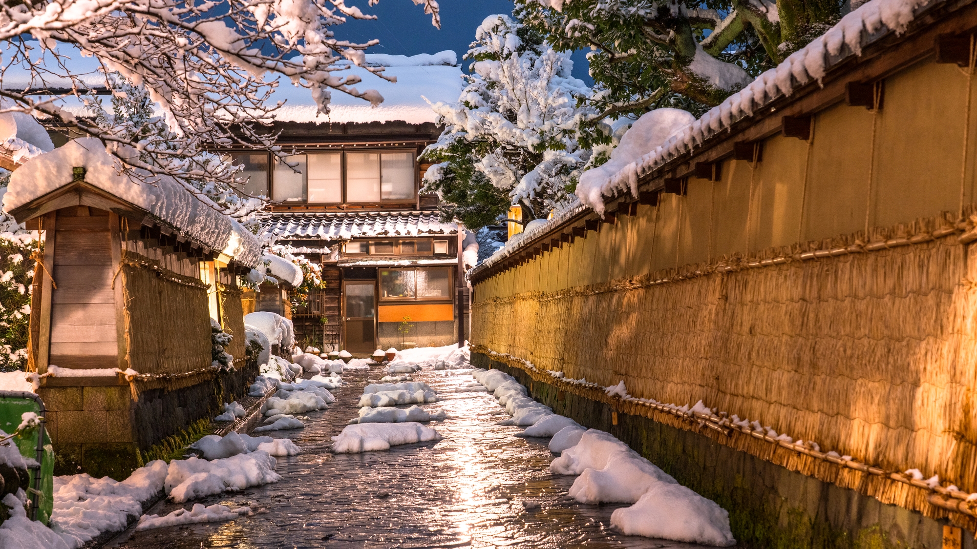 【当館から徒歩約20分】加賀藩士が暮らした武家屋敷と、土塀と石畳の街並みが美しい「長町武家屋敷跡」