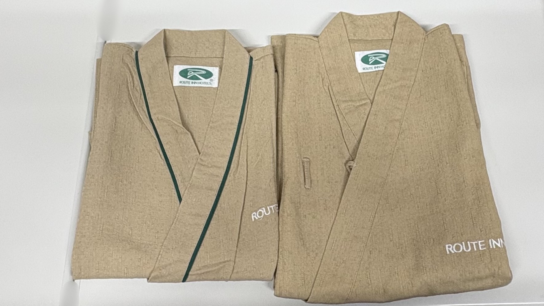 貸出品①小さいサイズの甚平　左：140㎝サイズ　右：160㎝サイズ