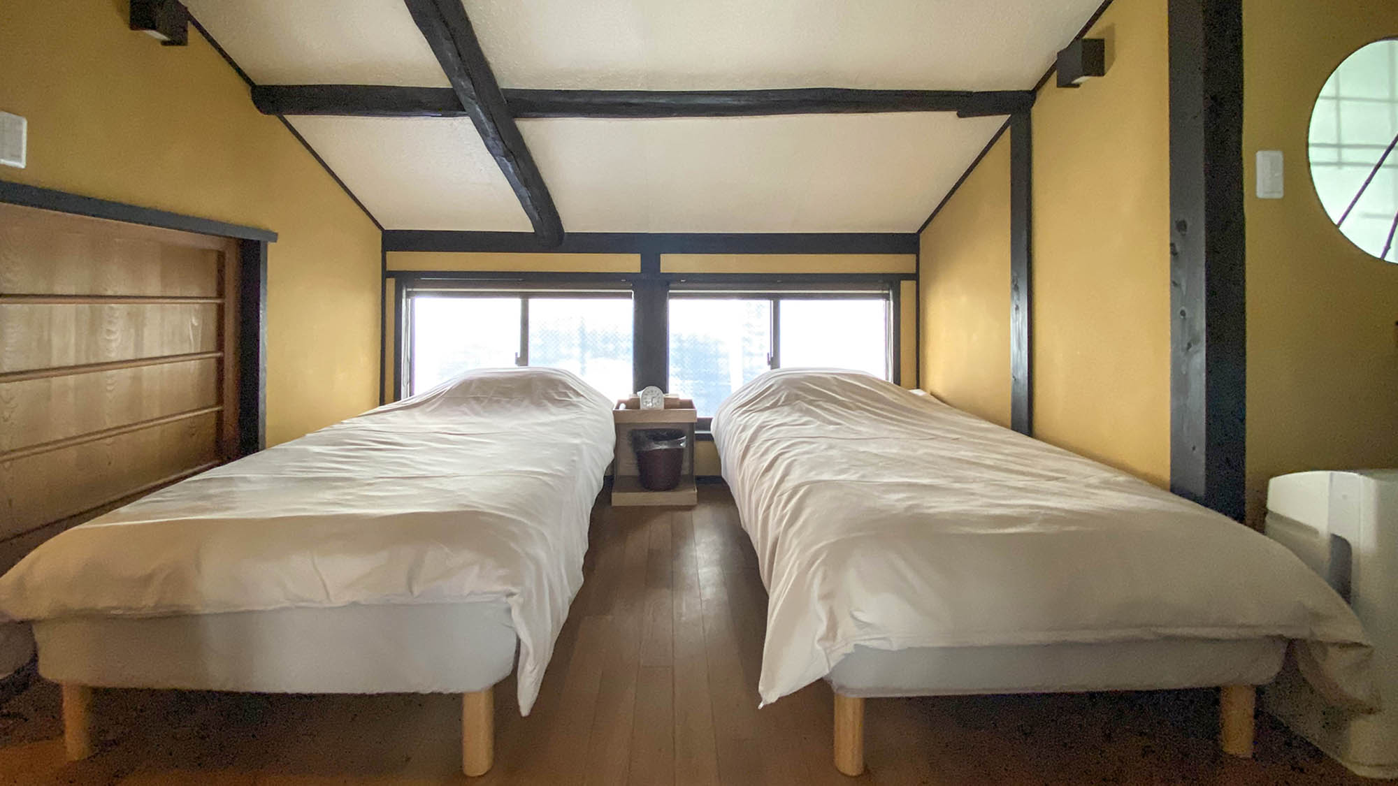 ・＜ベッドルーム＞シングルベッド2台設置しております