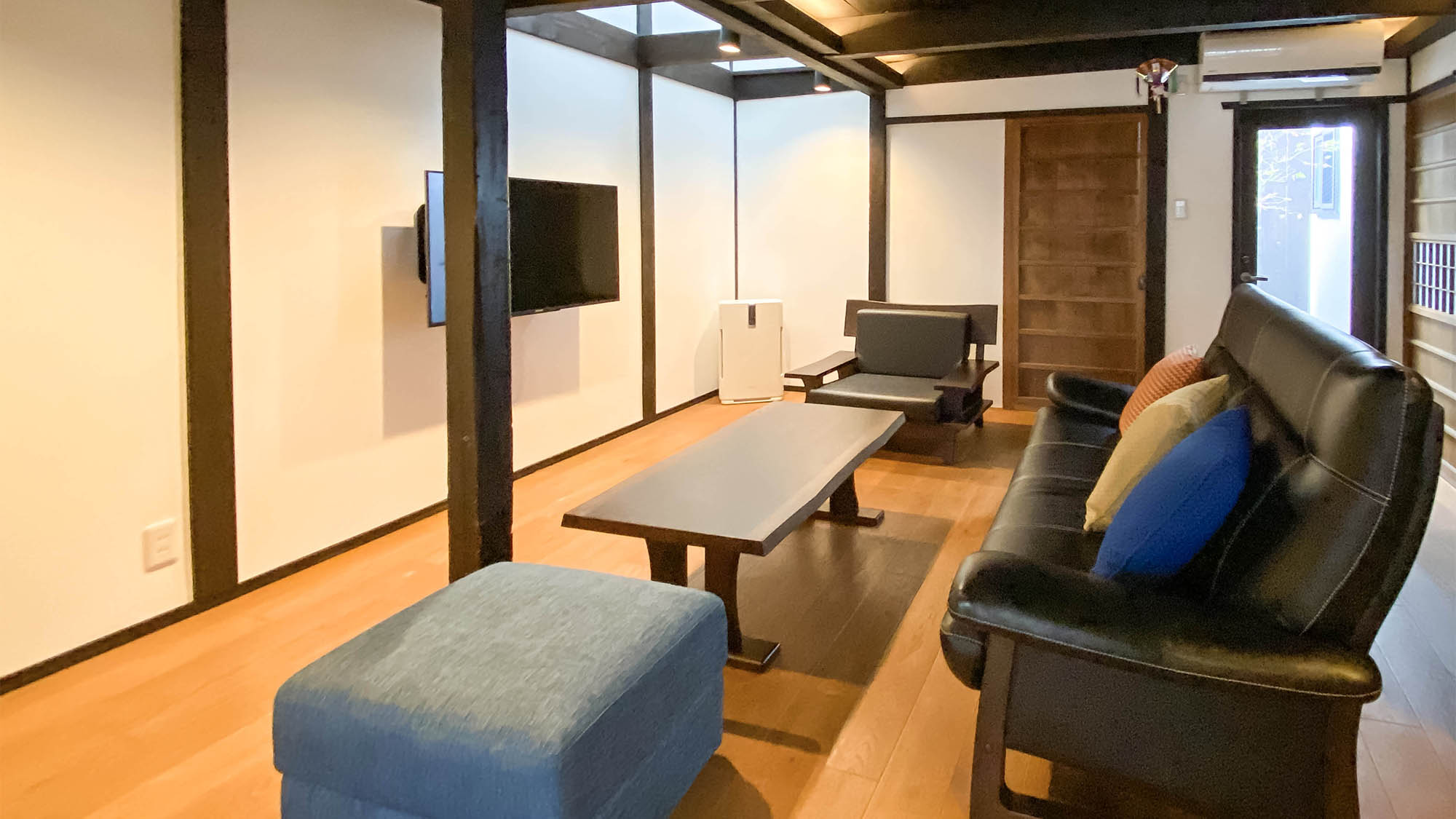 ・＜リビングルーム＞床暖房もあるので、冬も安心です