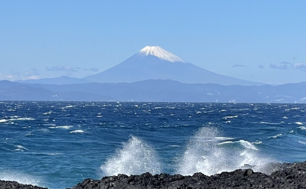 ・大島から見る富士山