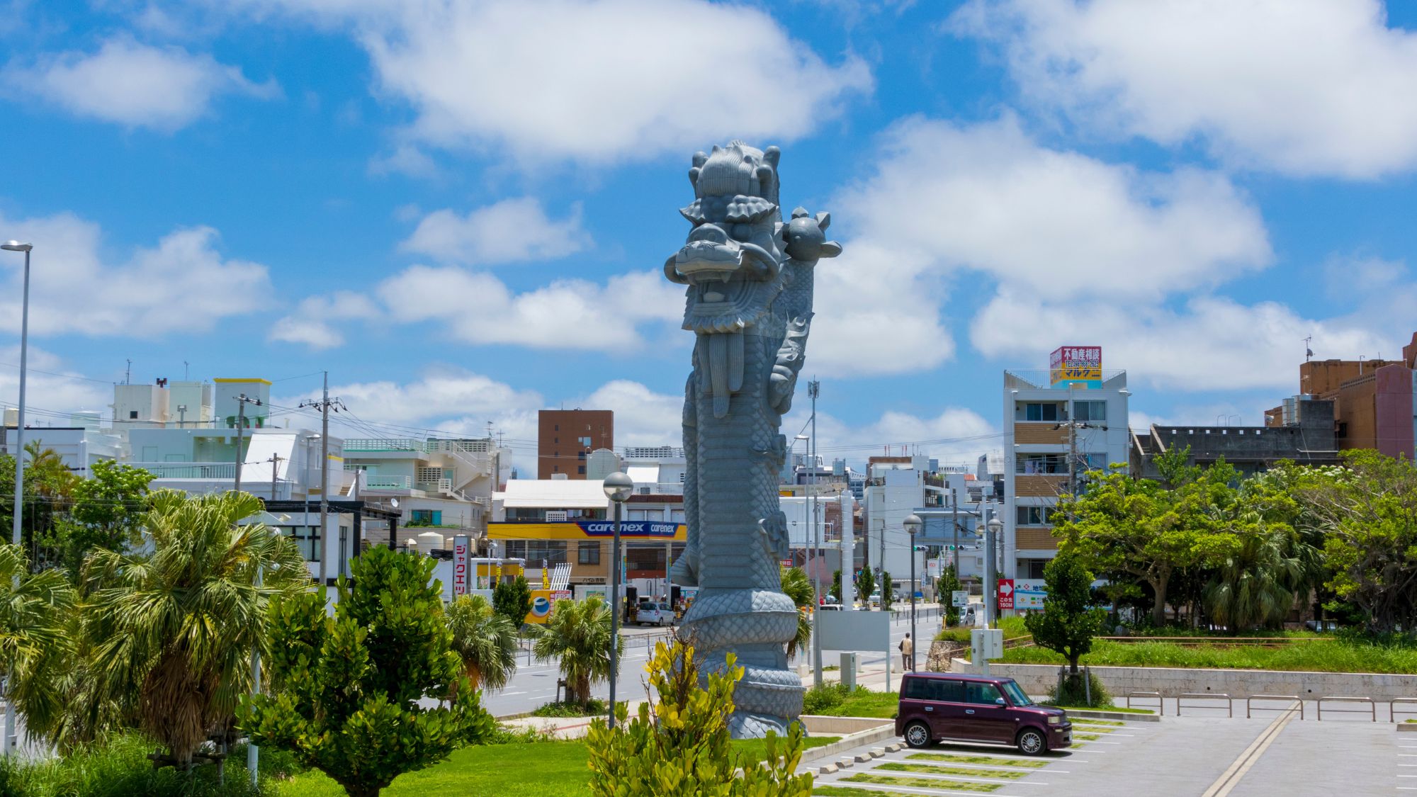 【龍柱】当館から徒歩約18分／車で約7分