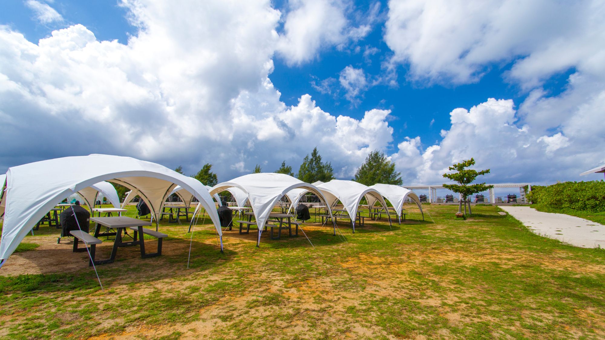 【波の上緑地BBQ】当館から徒歩約18分／車で約6分