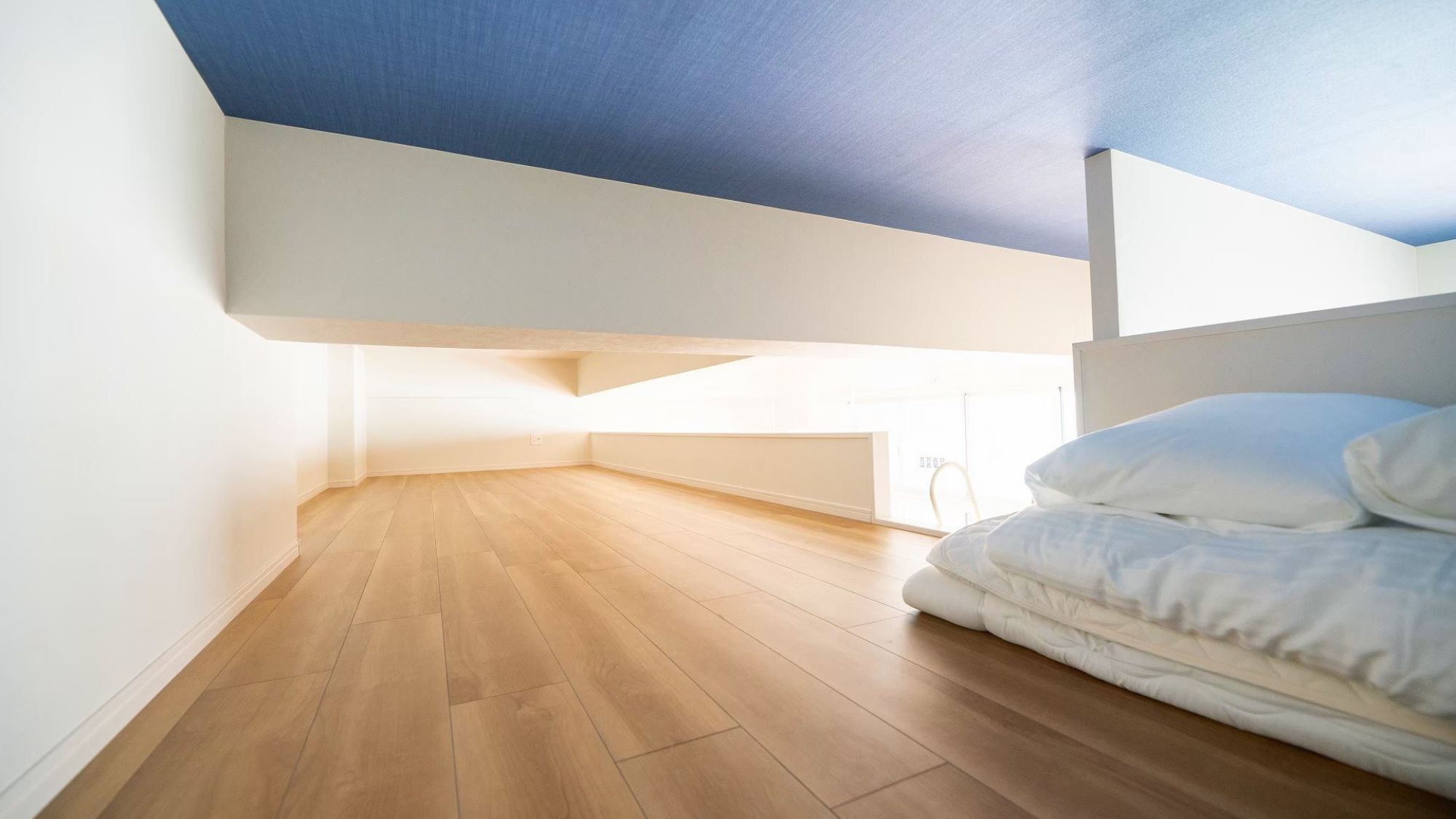 【テラス＆ロフト付きtypeC】広々としたロフトスペース！ダブルの布団2組付きで、ゆったりと就寝。