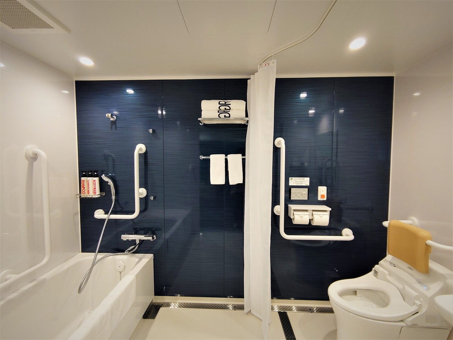 ユニバーサルツイン1