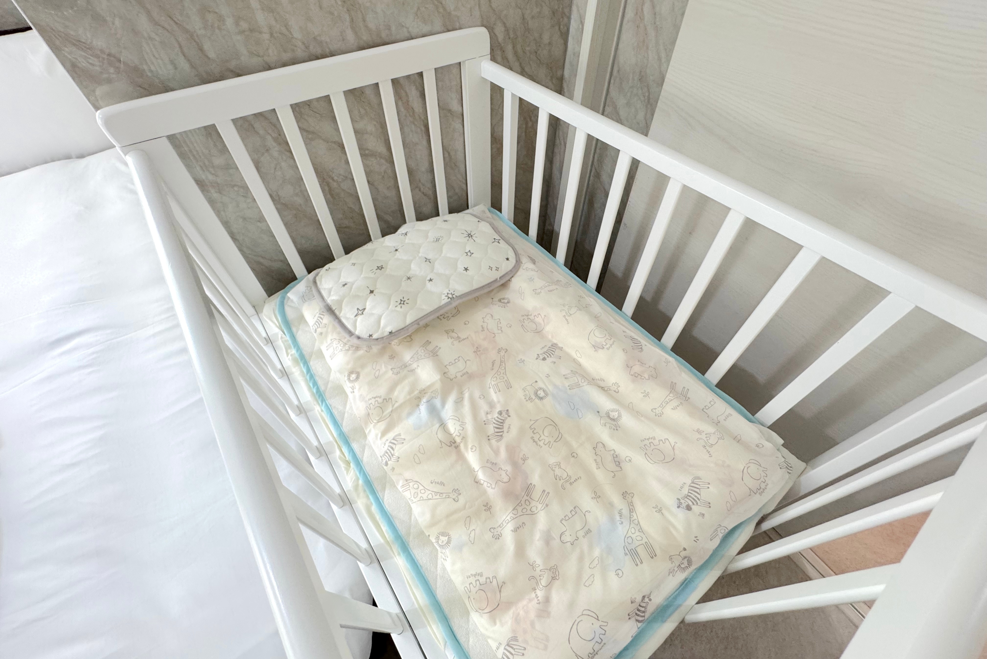 C棟：ベビーベッド