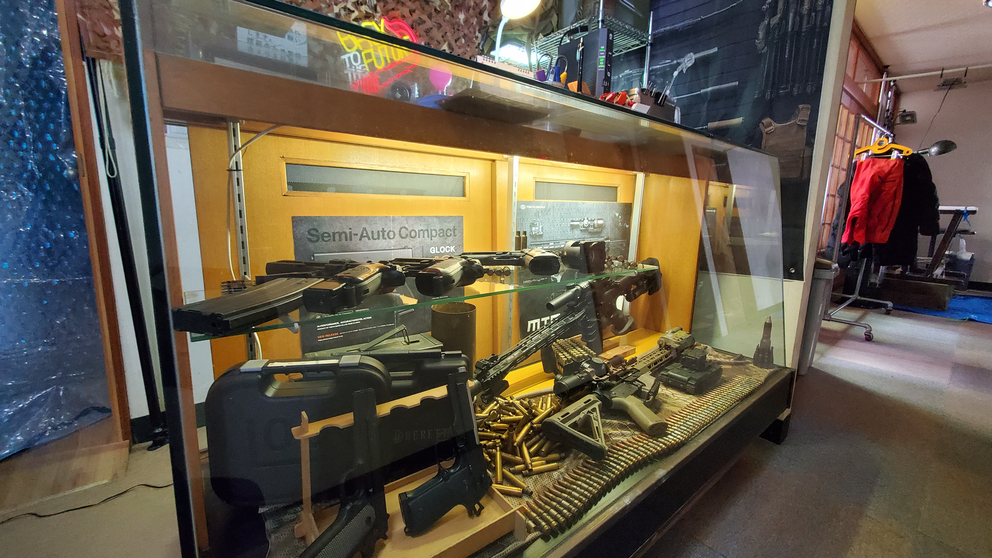 #フロント   オーナーの趣味が詰まった館内