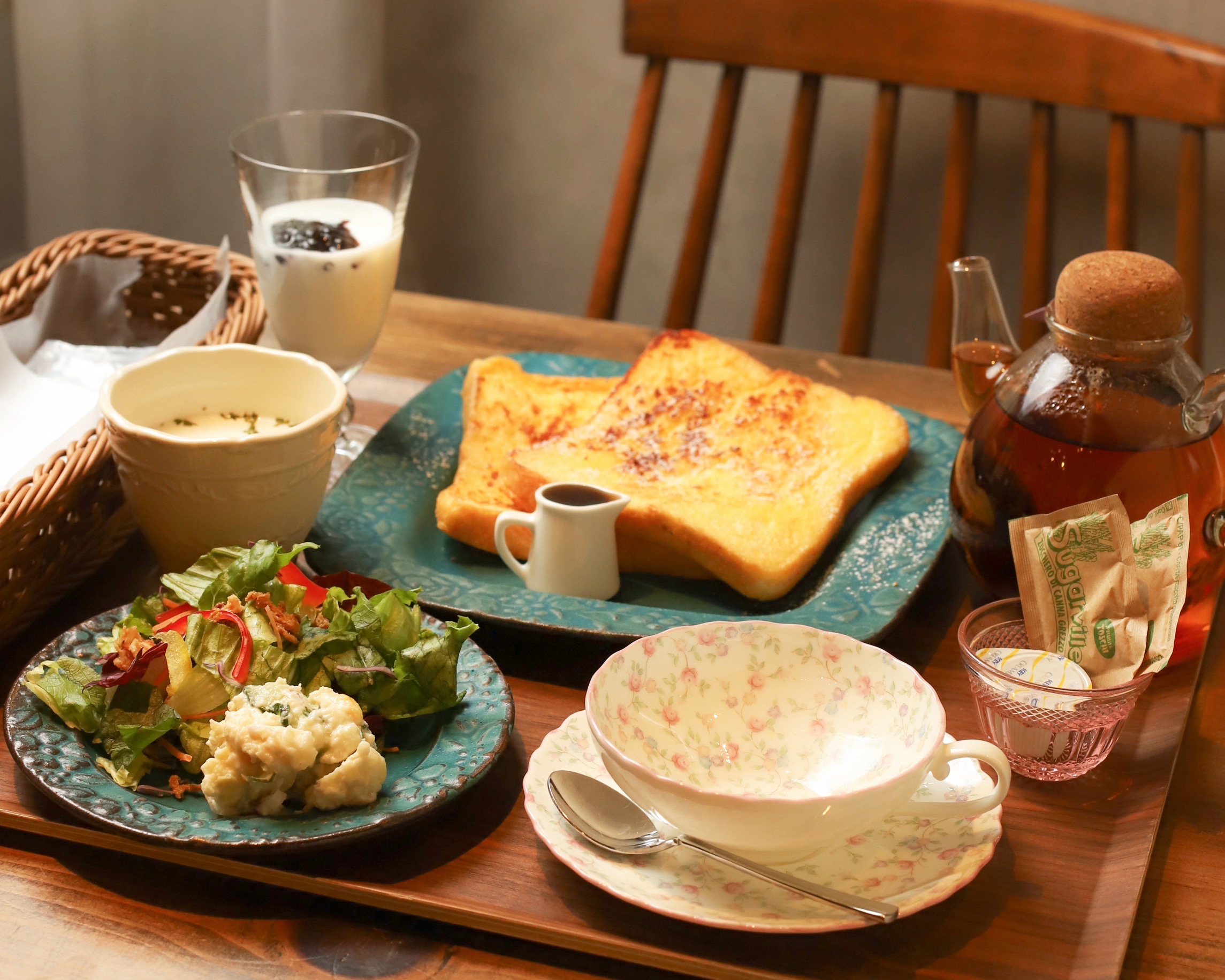 朝食