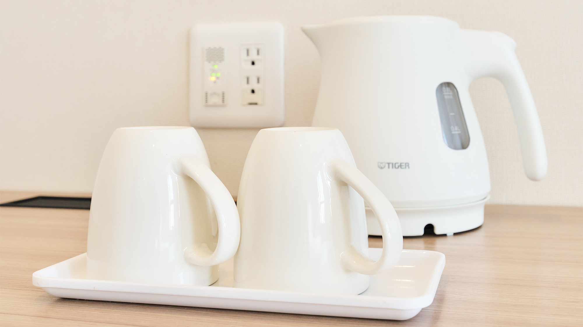 ・【湯沸かしポット】温かいお飲み物やお部屋での軽食などに　お湯が必要な際にお使いください