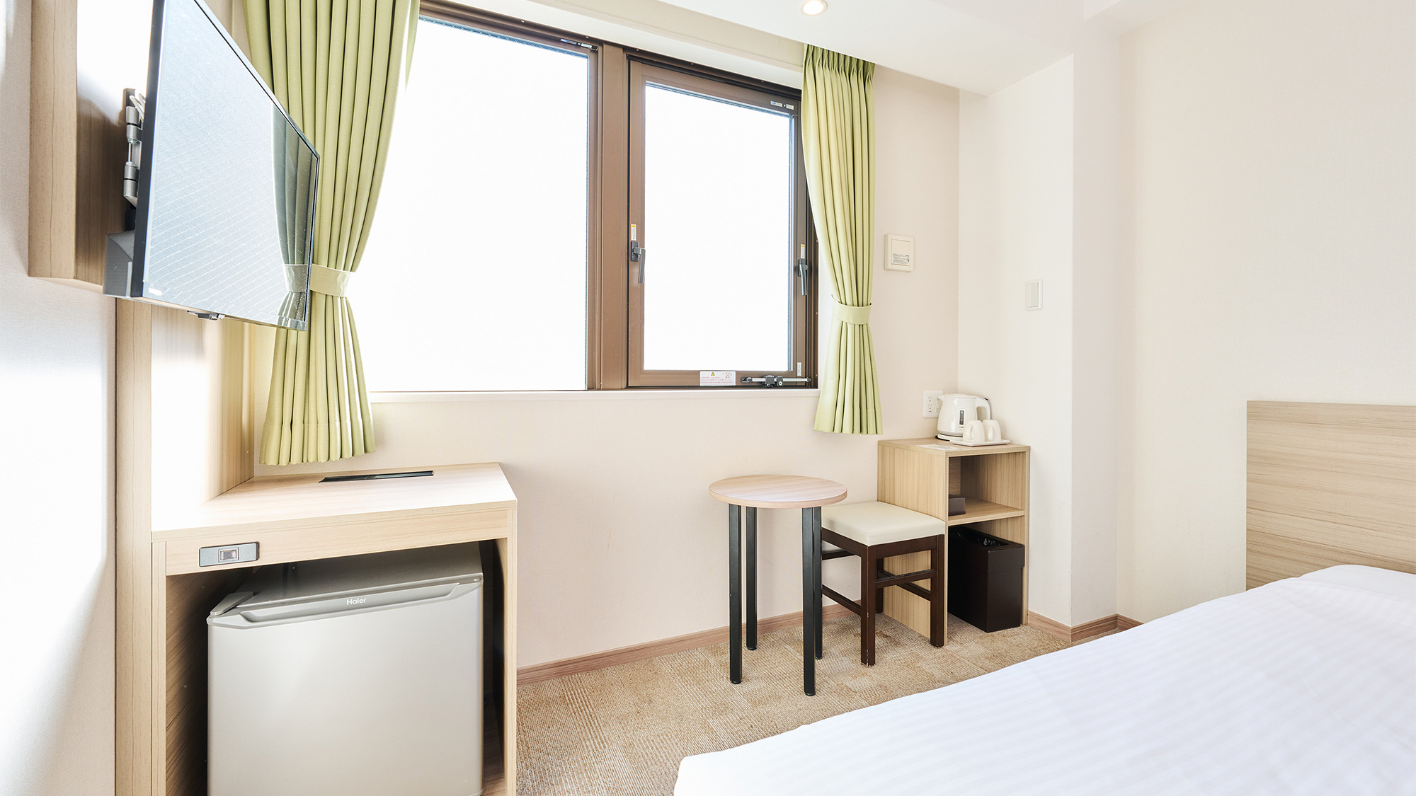 ・【ハリウッドツイン】シンプルながら必要なものが揃った機能的なお部屋です