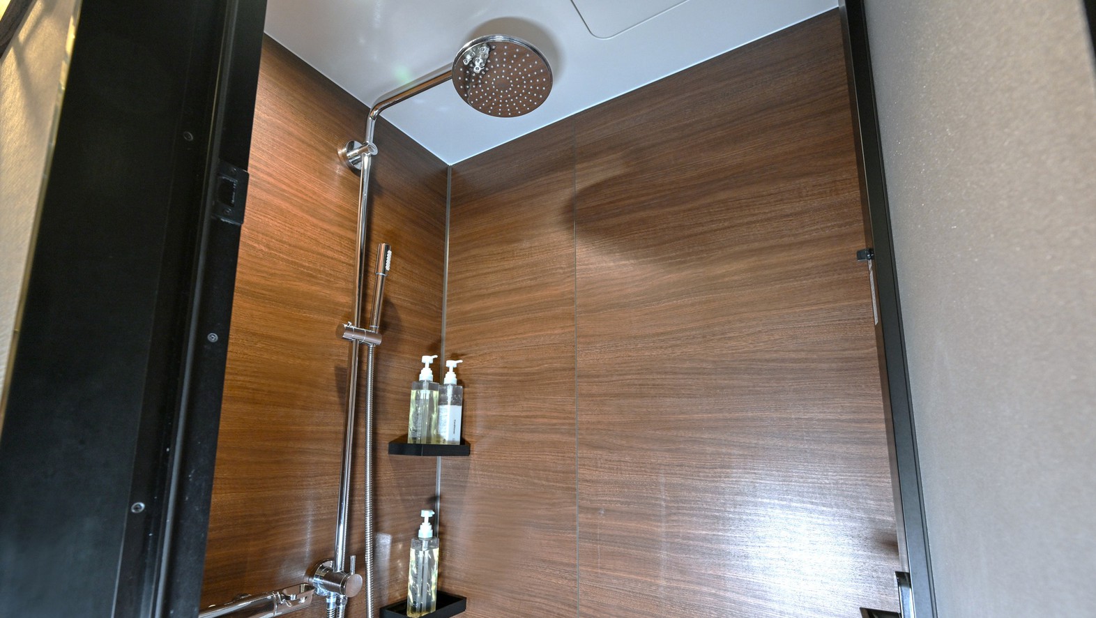 モデレートツインルーム/シャワーブース