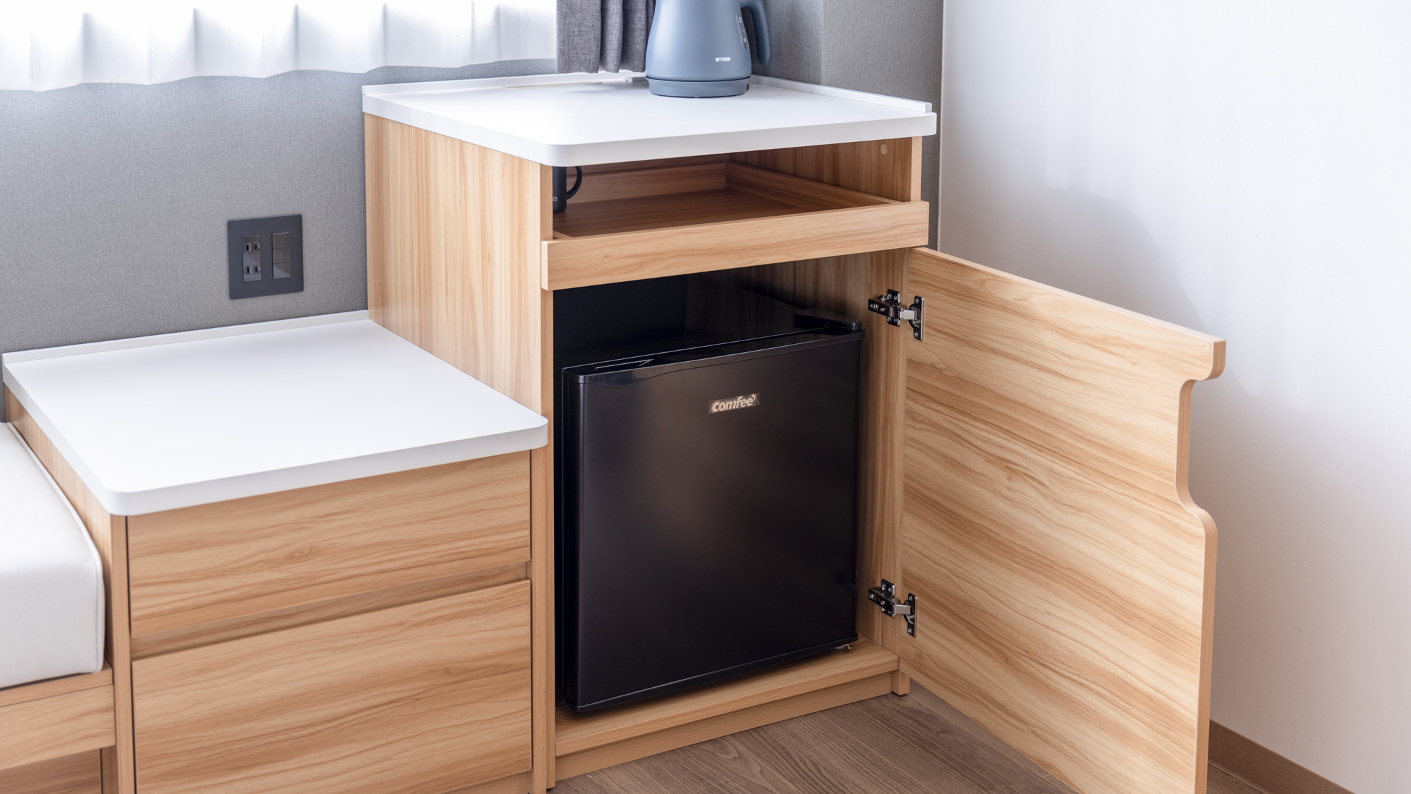 コンフォートシングル/プレミアキング共通　冷蔵庫