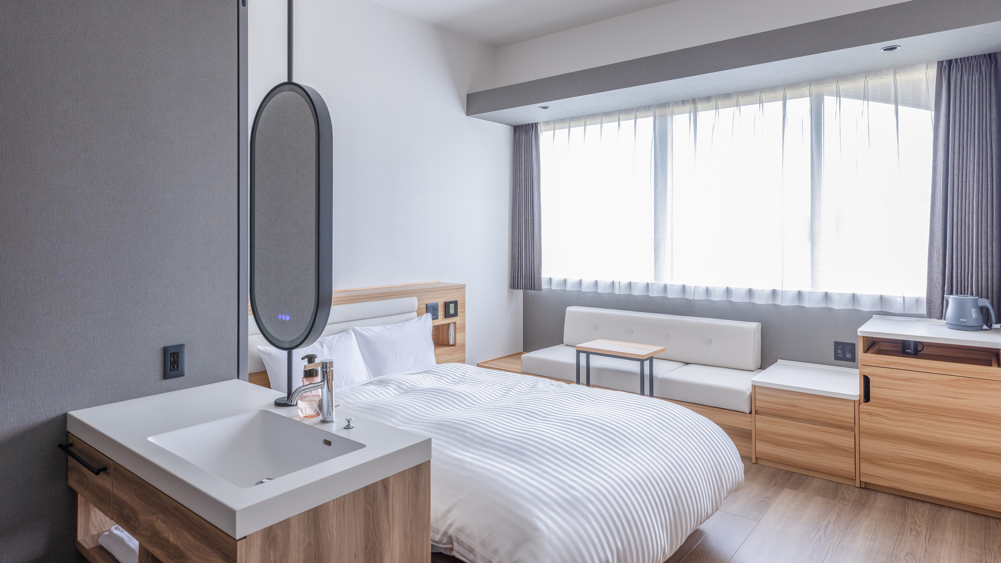 コンフォートシングル20平米　ベッド幅140cm　SONY43型TV