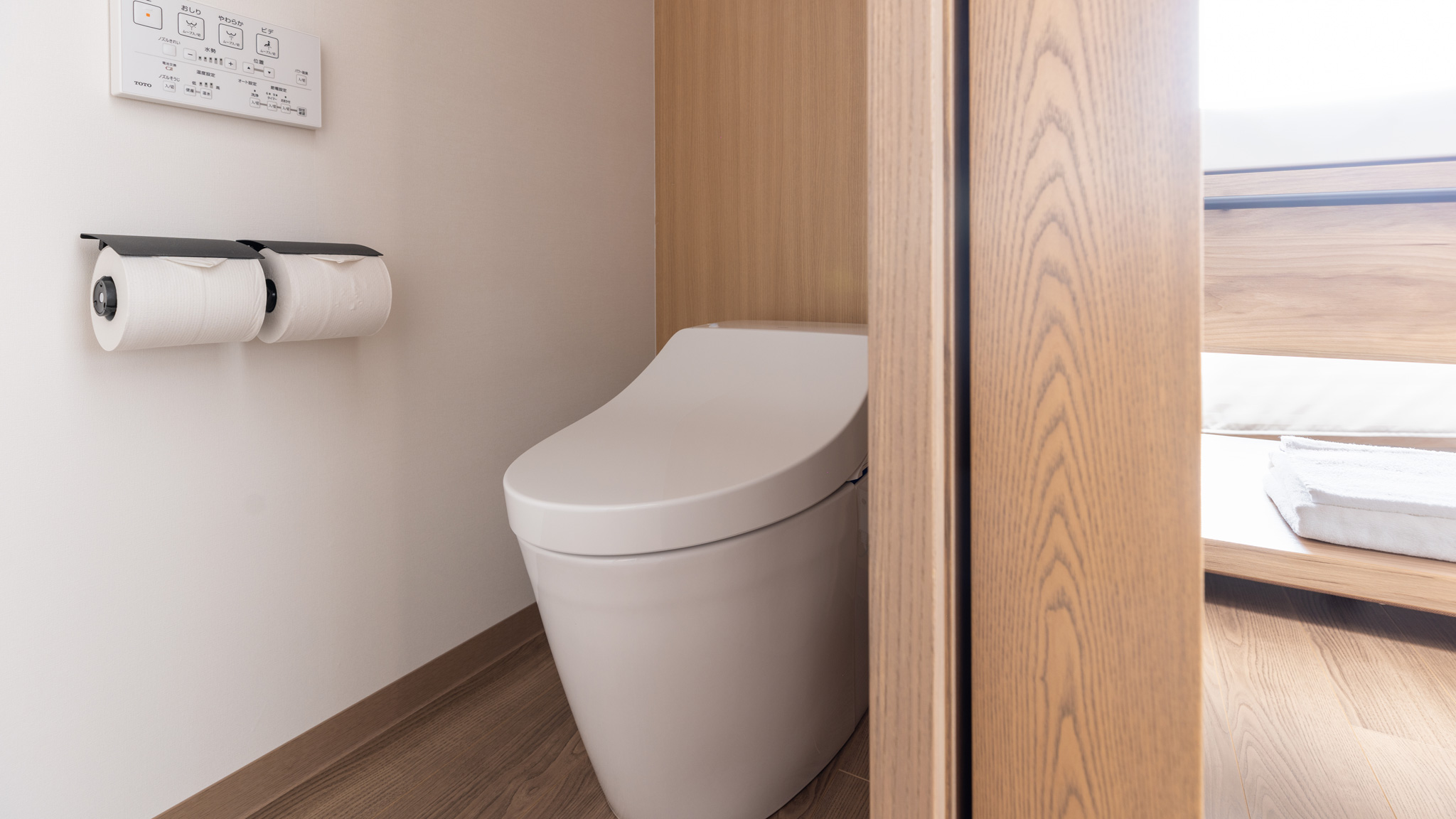 コンフォートシングル/プレミアキング共通　トイレ