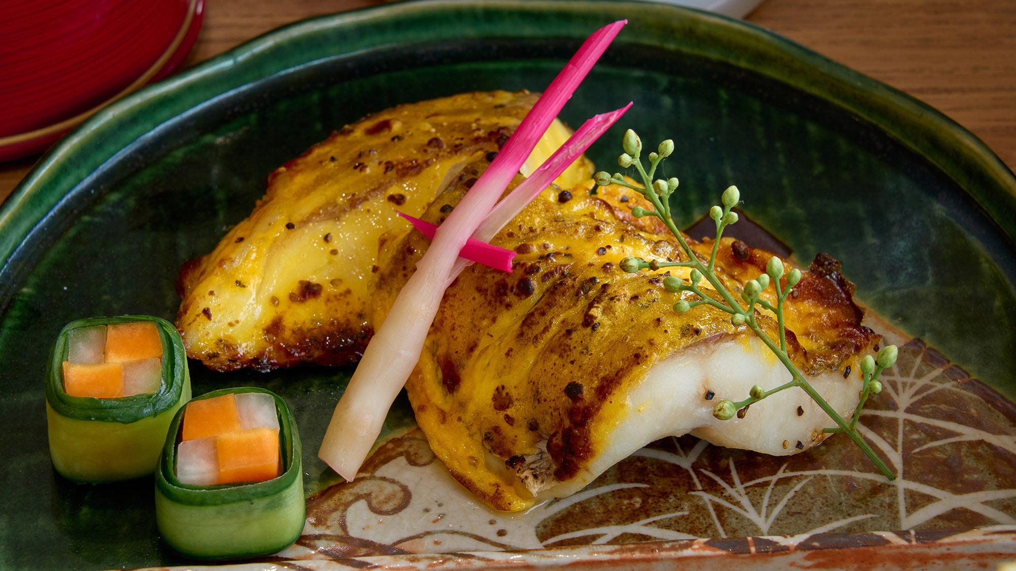 ・【夕食一例／煌めきの饗宴 ～土佐あかうし会席『雅(みやび)』】〈強肴〉料理長厳選の一品