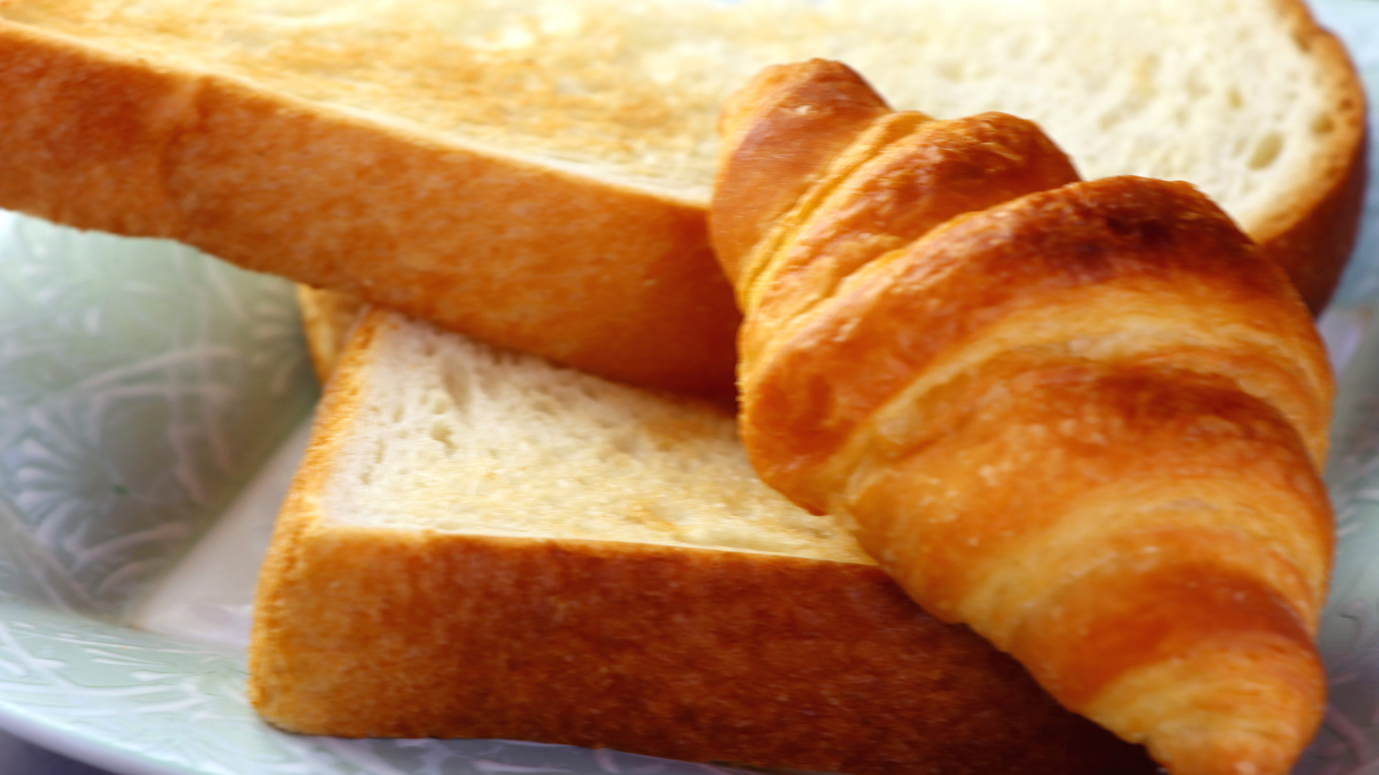 #選べる朝食≪洋≫　小麦の甘みとふんわりとした食感のパンを食べながら爽やかな朝をお楽しみください♪