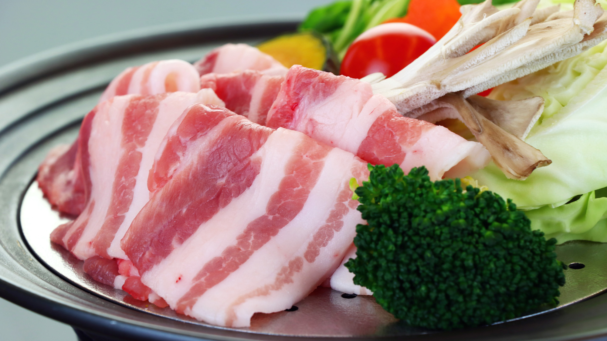 #スタンダード　上州もち豚とたっぷり野菜のタジン鍋をお召し上がりください