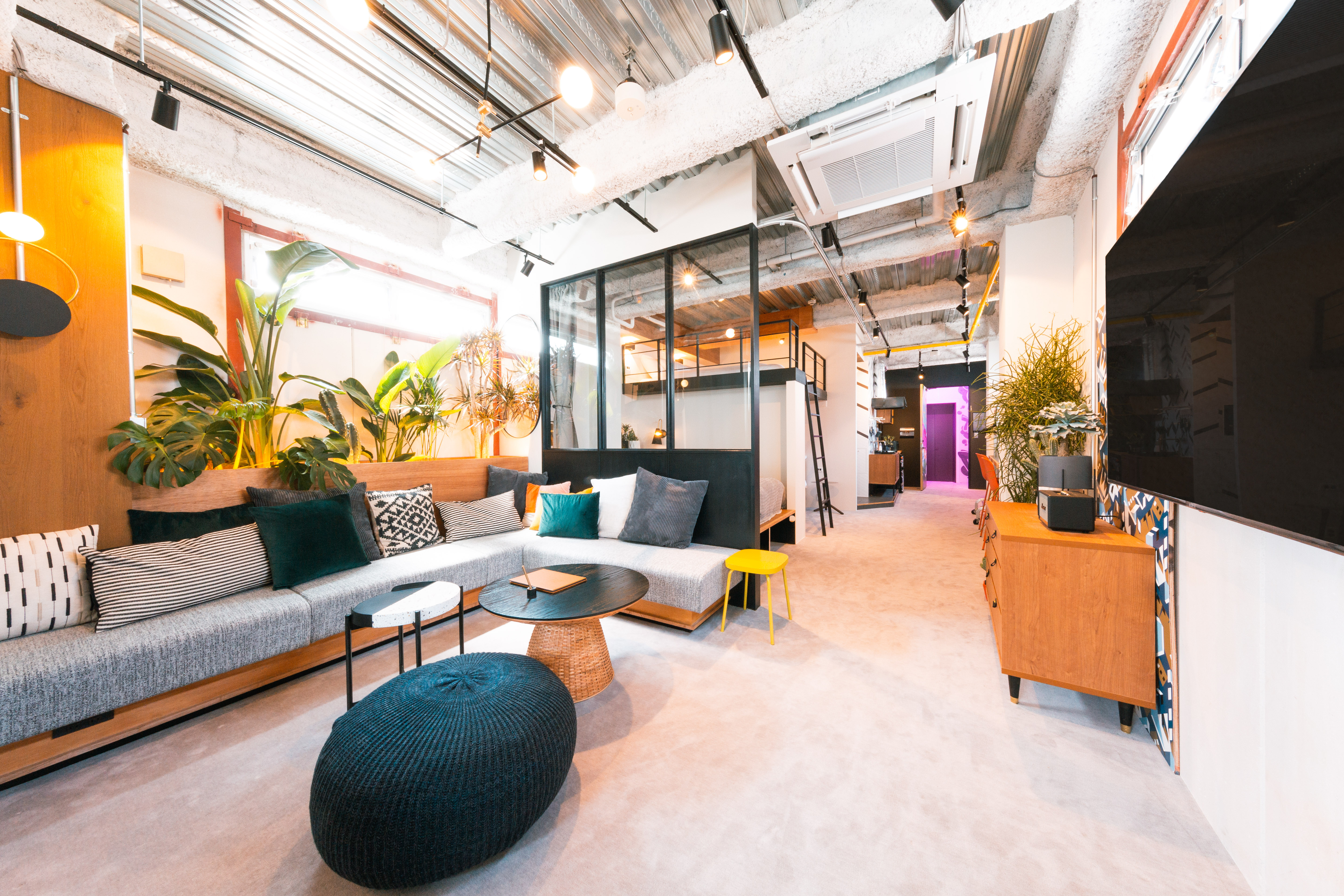 ラウンジスペース