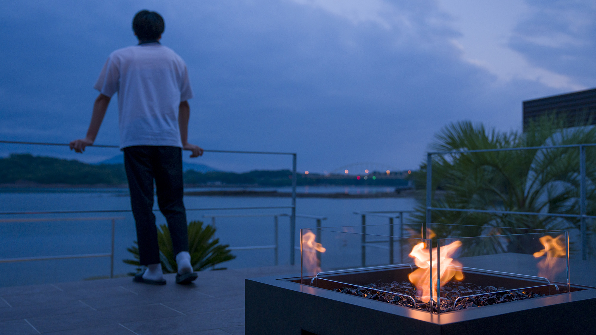 【テラス（イメージ）】時間帯や日によって表情を変える夕焼けにうっとり。