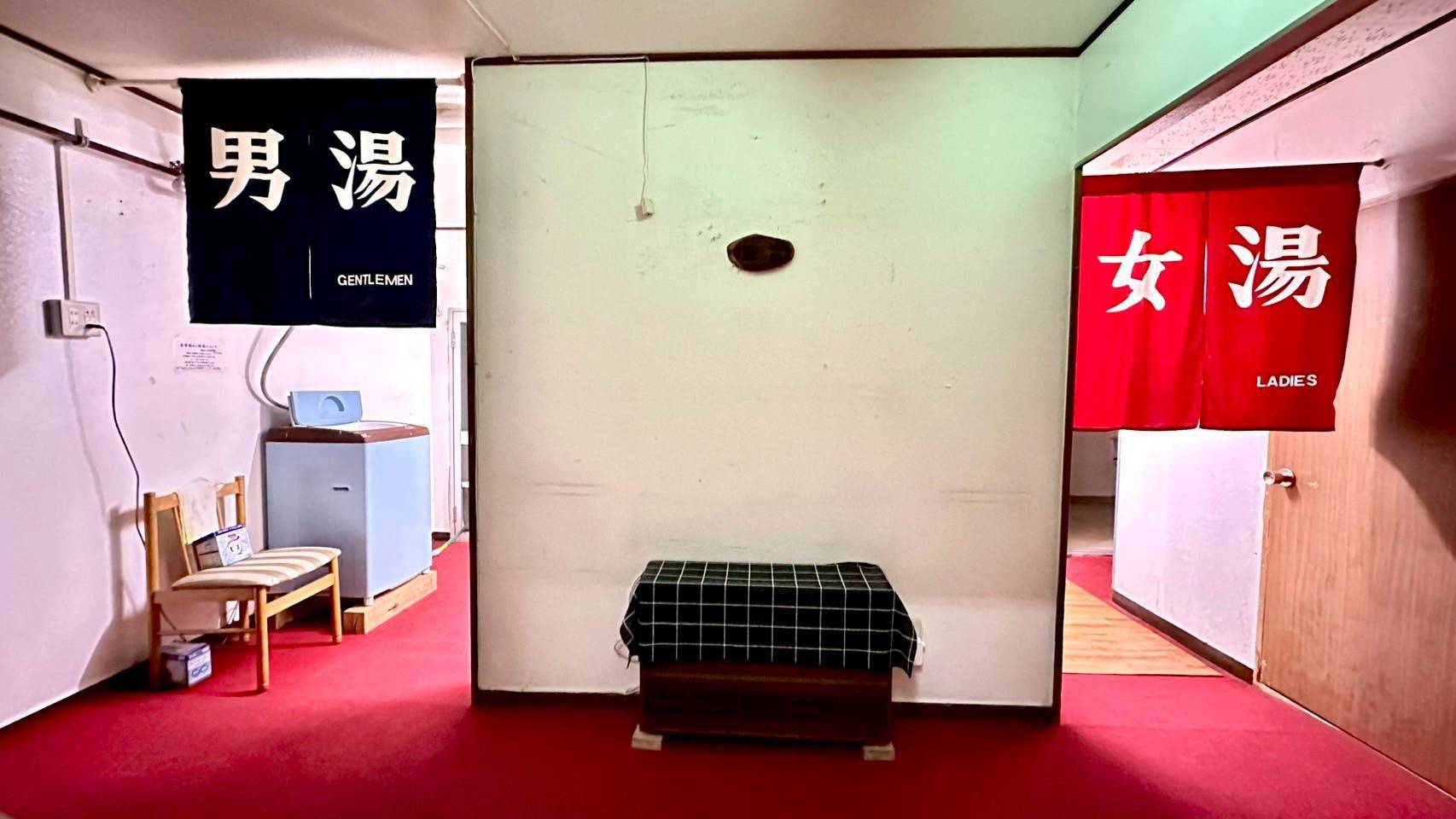 館内シャワー室入り口