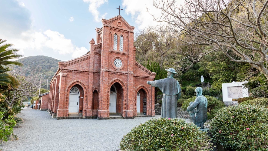 ・【周辺観光地】県指定有形文化財の堂崎教会。五島のシンボル的教会