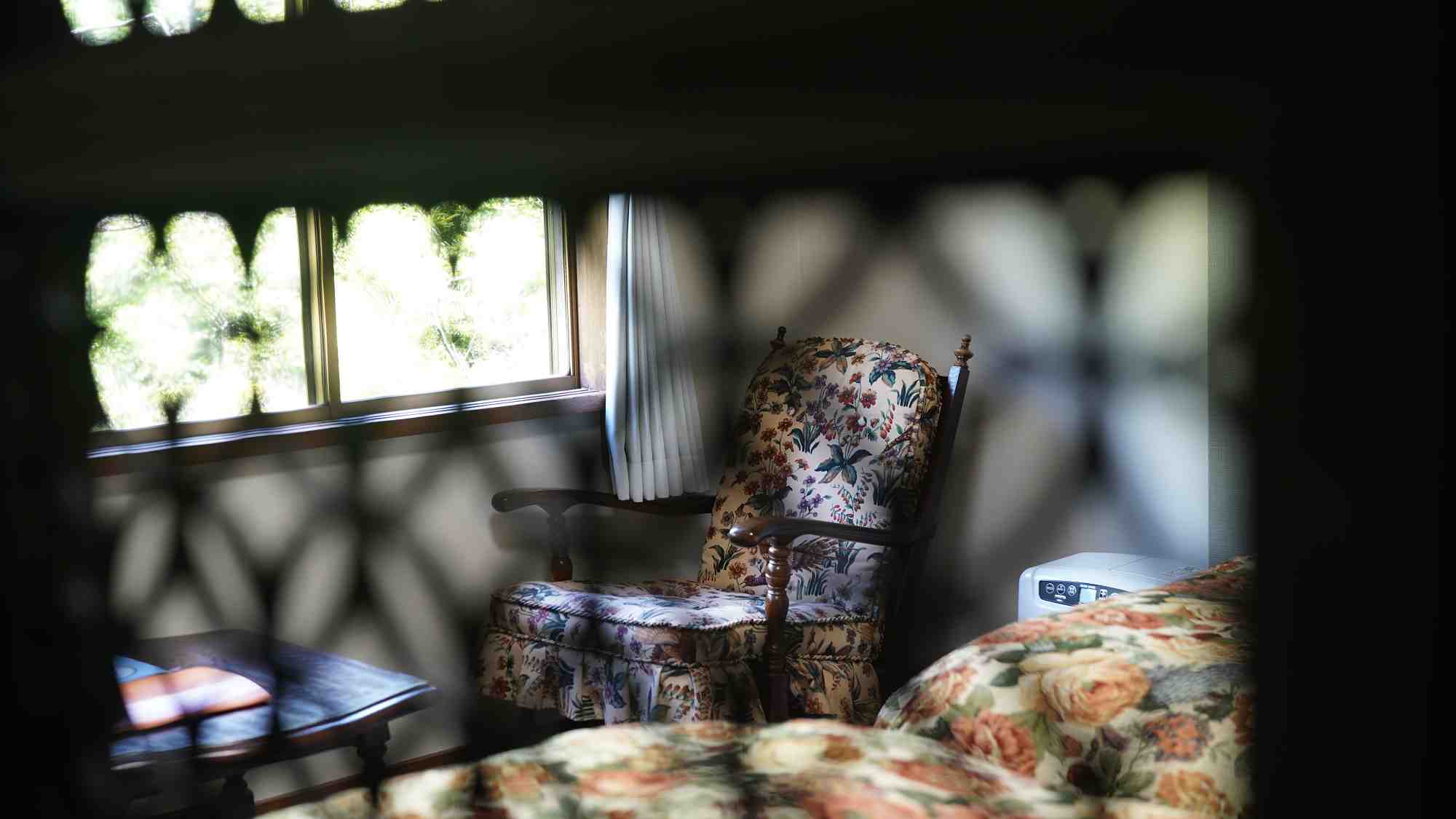 【東館・ベッドルーム】組子細工が施されたお部屋です