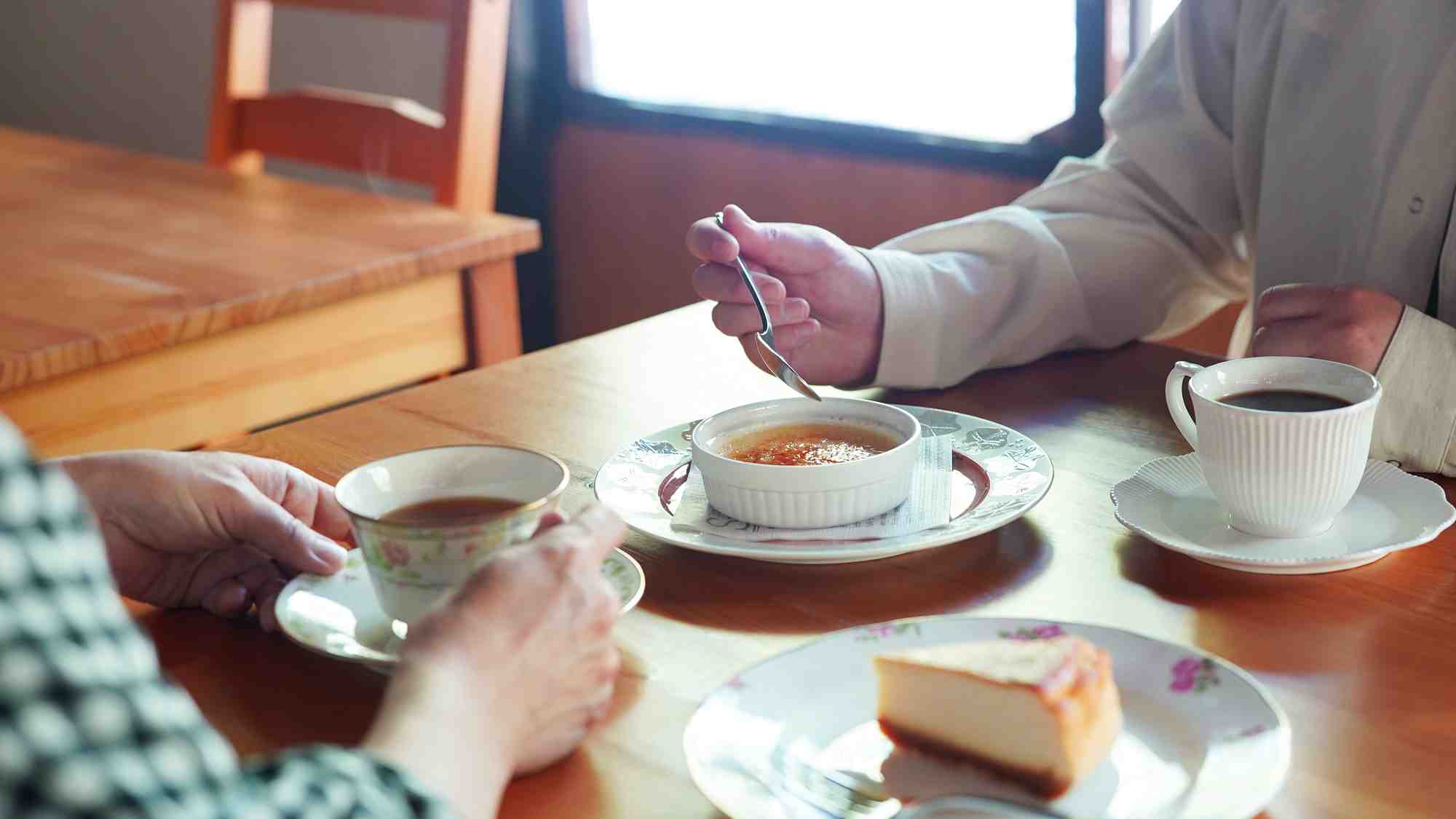 森の隠れ家でスイーツタイム