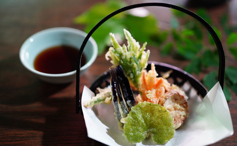 【信州山ごはん】季節野菜や山菜の天ぷら。スタンダードプランの天ぷらです。