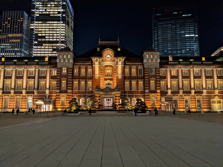 夜の東京駅