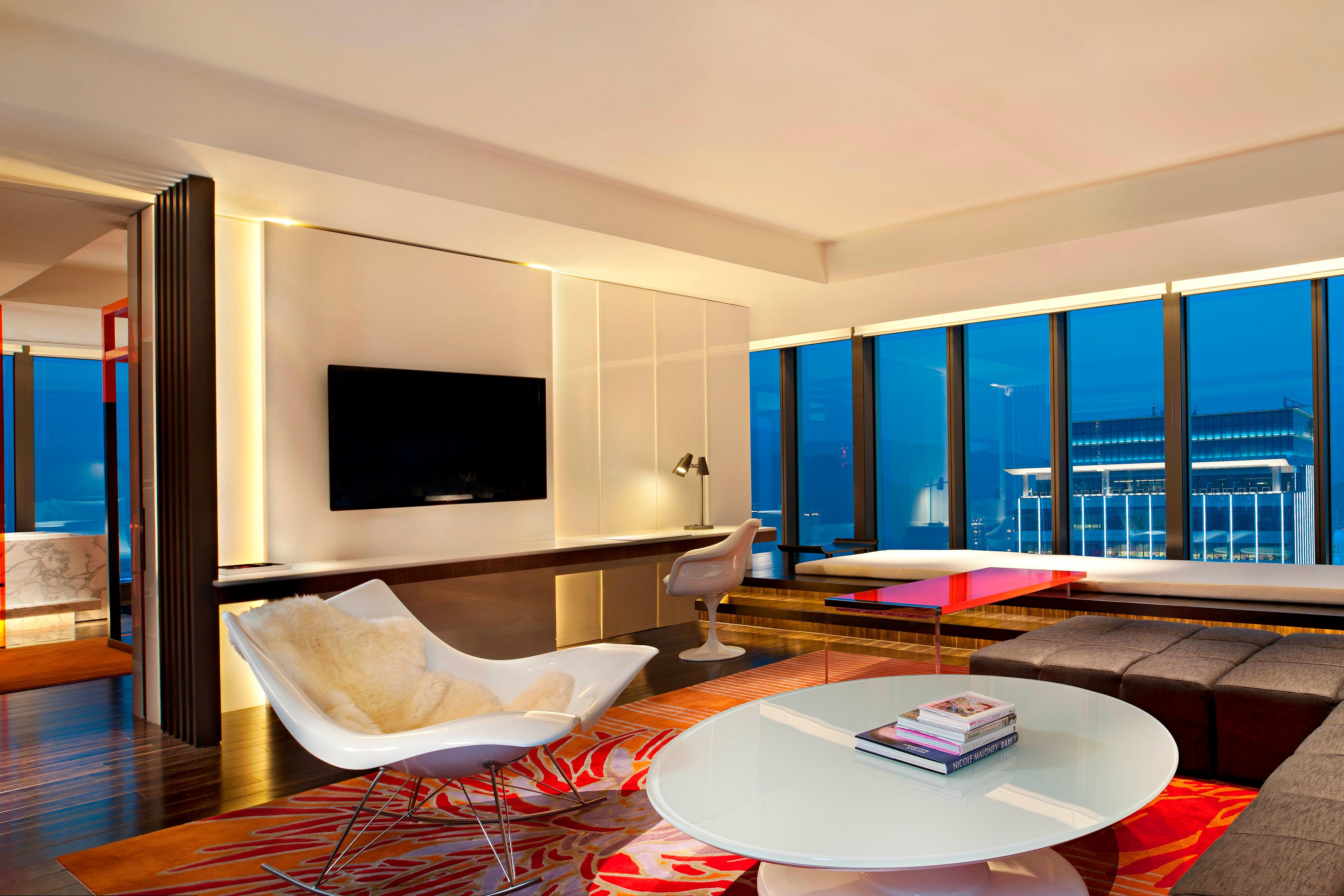 WOW Suite - Living Room