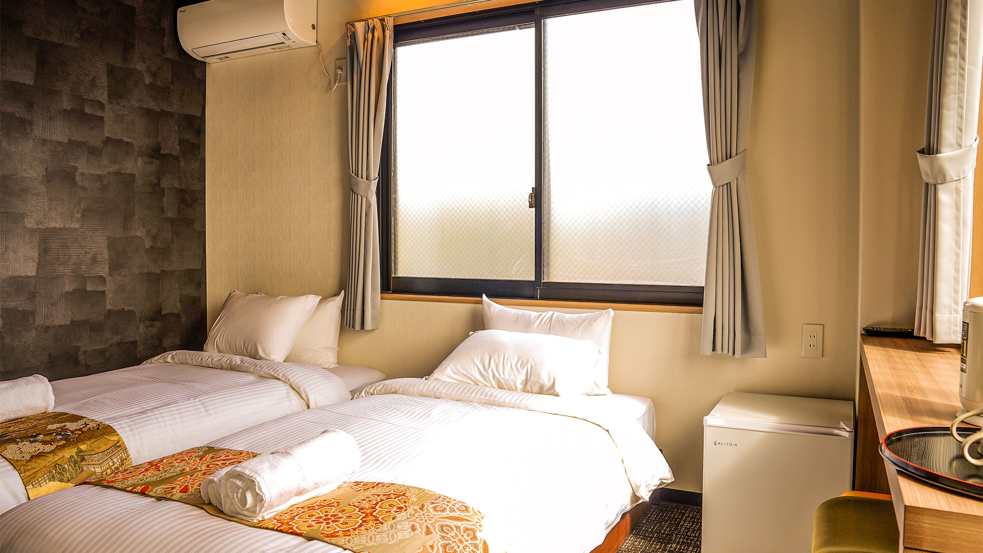 ・洋室　各客室には個別空調がございます