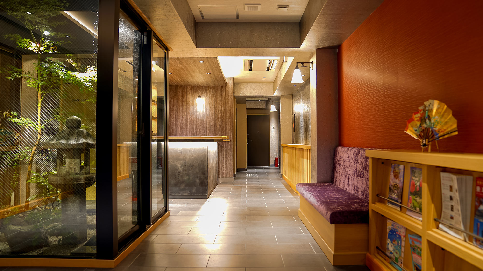 ・ロビー　京都の観光雑誌などを取り揃えております