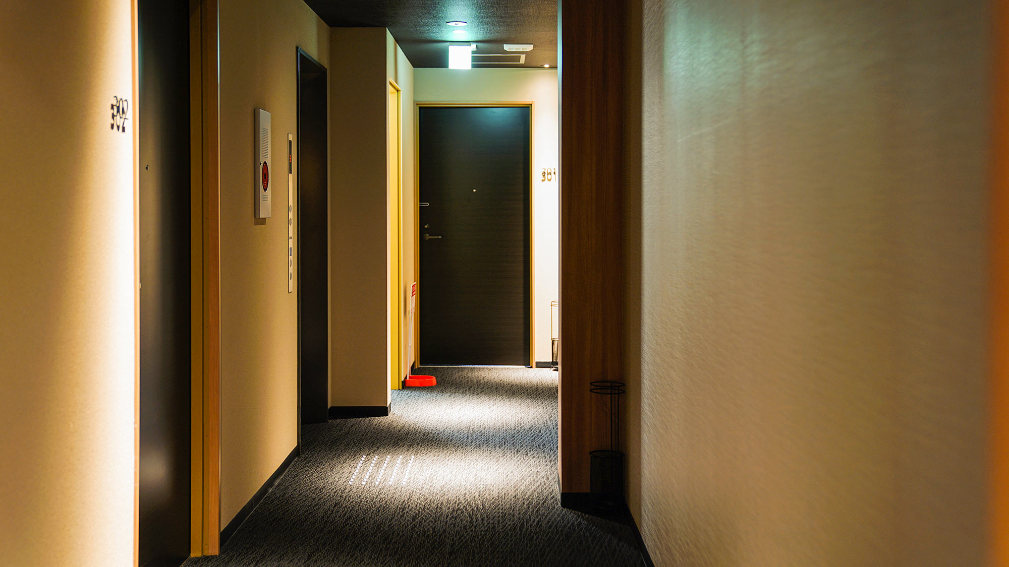 ・館内　３階の客室前廊下