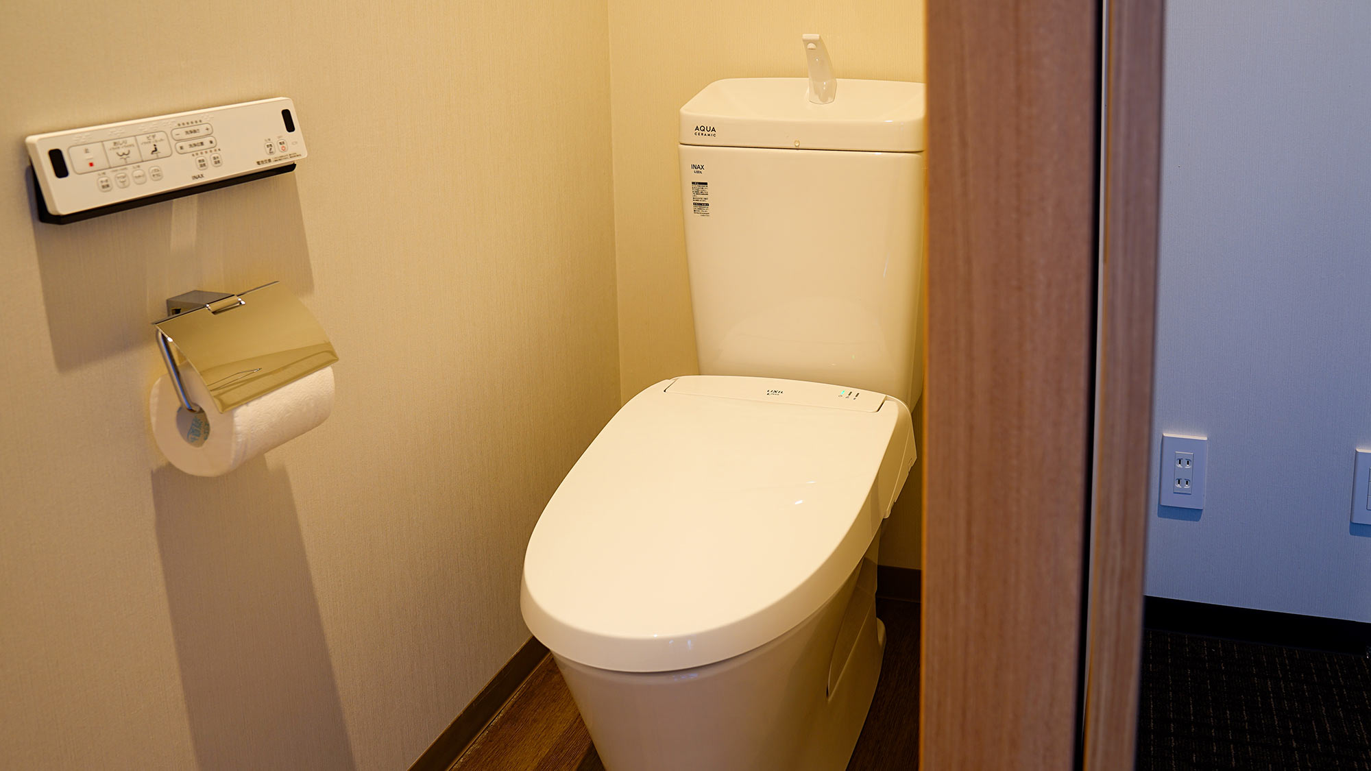 ・洋室内トイレ　各客室にございます