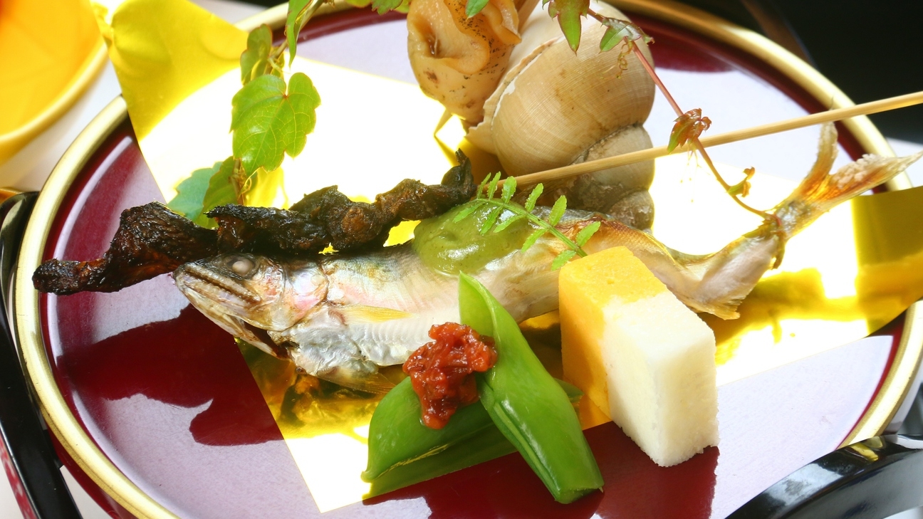 【2食付】 料亭に泊まる。鮮度抜群な日本海の幸を存分に味わう彩りの「会席料理」当館基本プラン