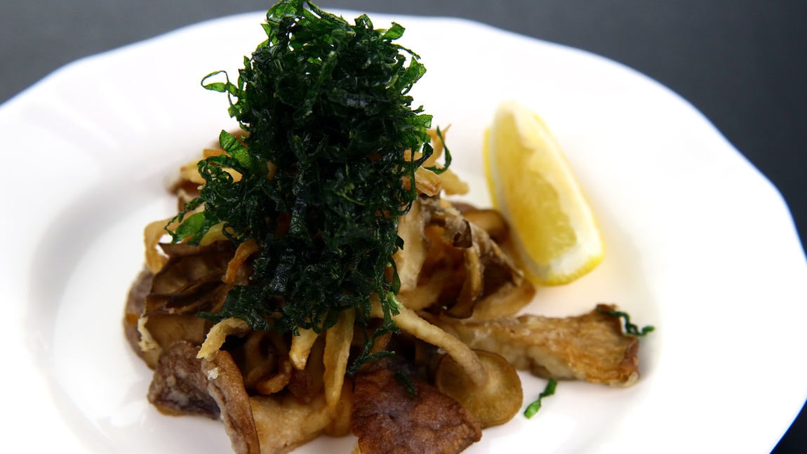 【 ローズガーデン散策 】ハーブティー特典◇幻の伊豆牛ステーキと満開のバラを満喫♪