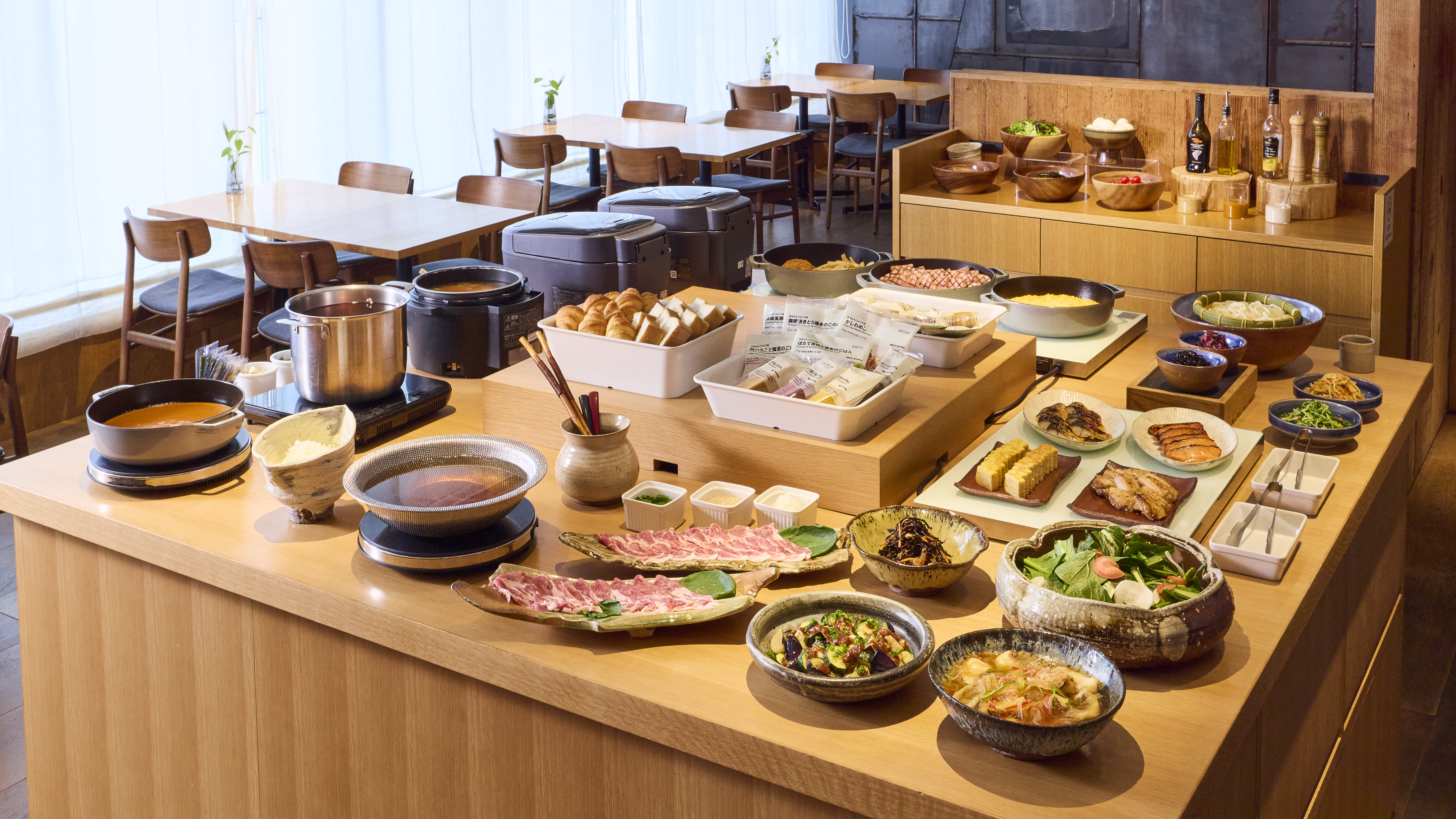 朝食ブッフェ①（約90種類）